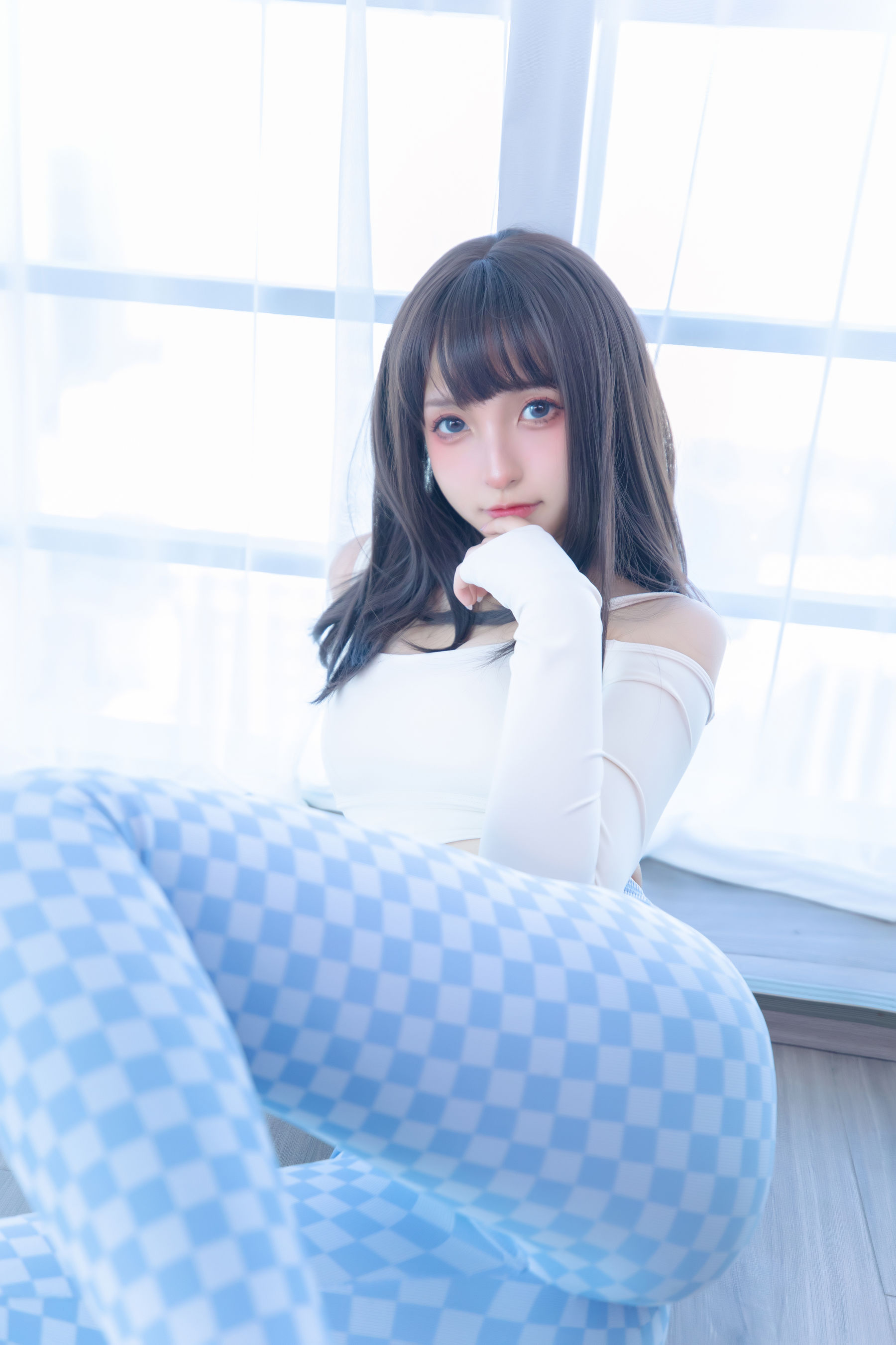 [福利COS] 萝莉神楽板真冬 - 蓝白格