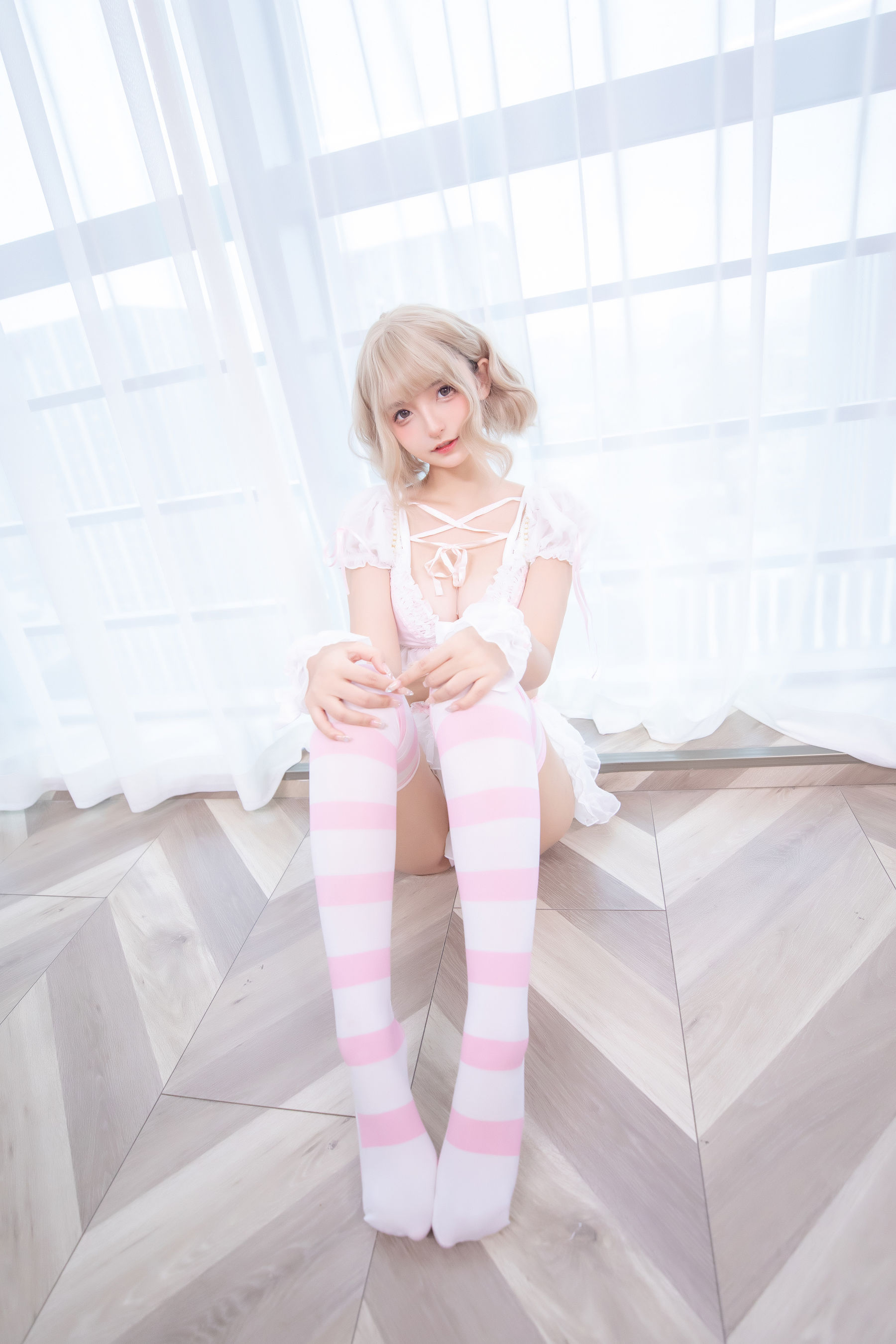 [福利COS] 萝莉神楽板真冬 - 虎年01月微博订阅