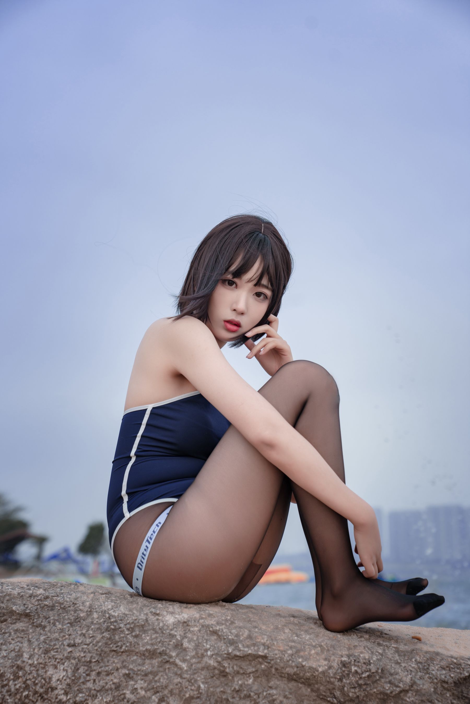 [福利COS] 轩萧学姐 - 沙滩竞泳