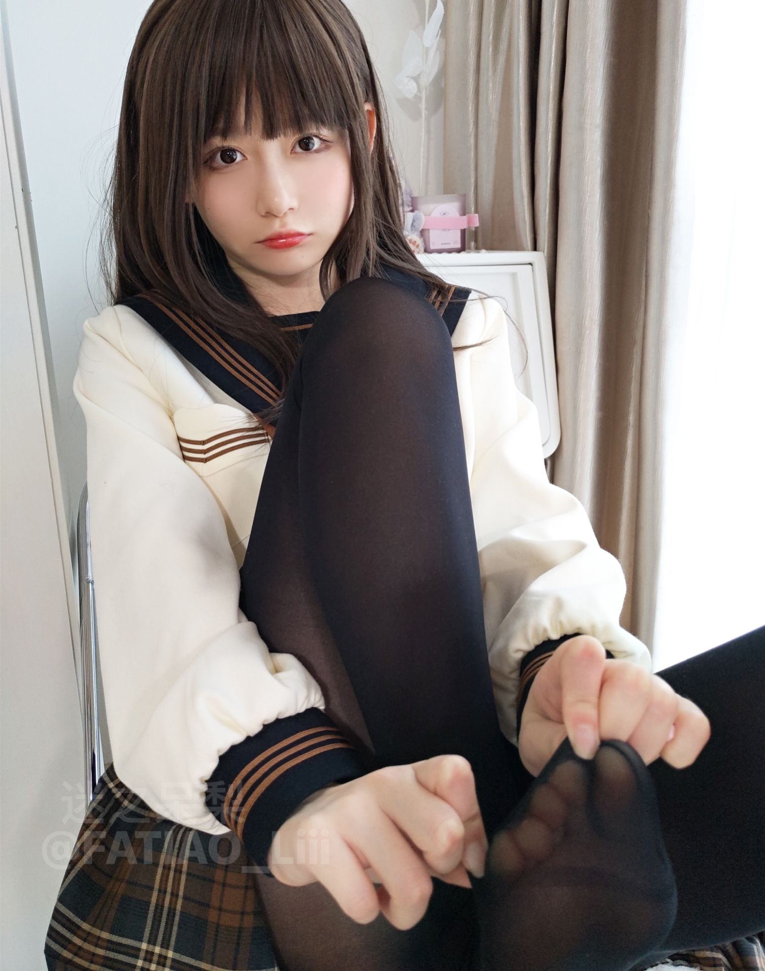 [福利COS] 迷之呆梨(发条少女)[fantia] - 黒いタイツをはいている