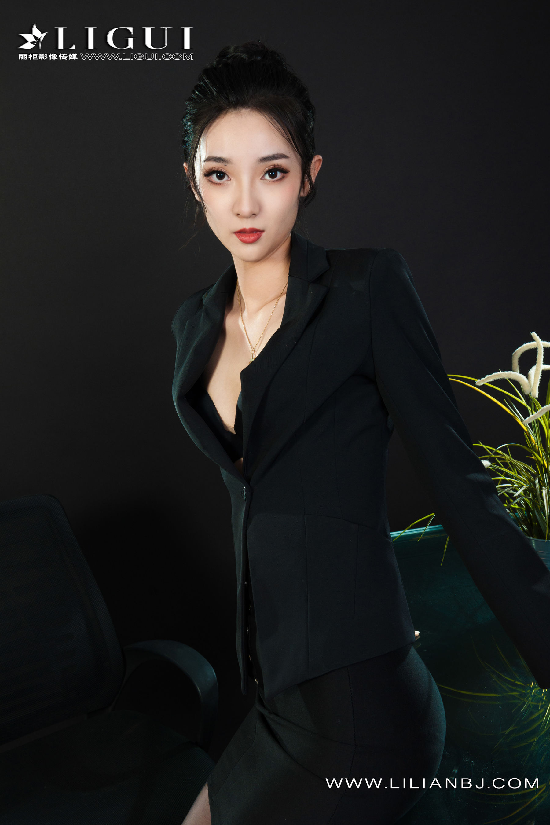 [丽柜Ligui]  伊萱 寂寞的等待