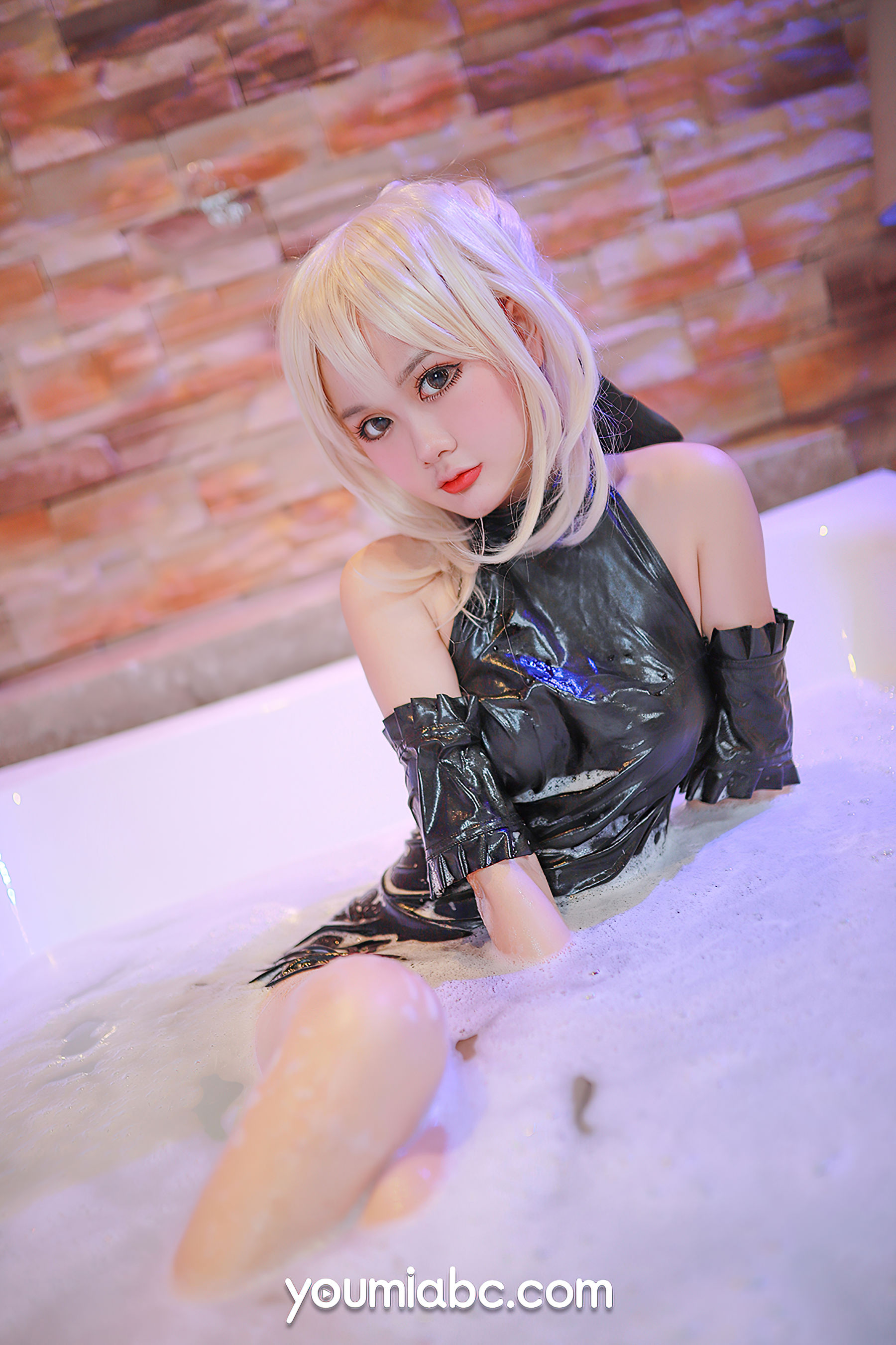 [尤蜜YouMiabc]  您的蛋蛋 湿身黑呆