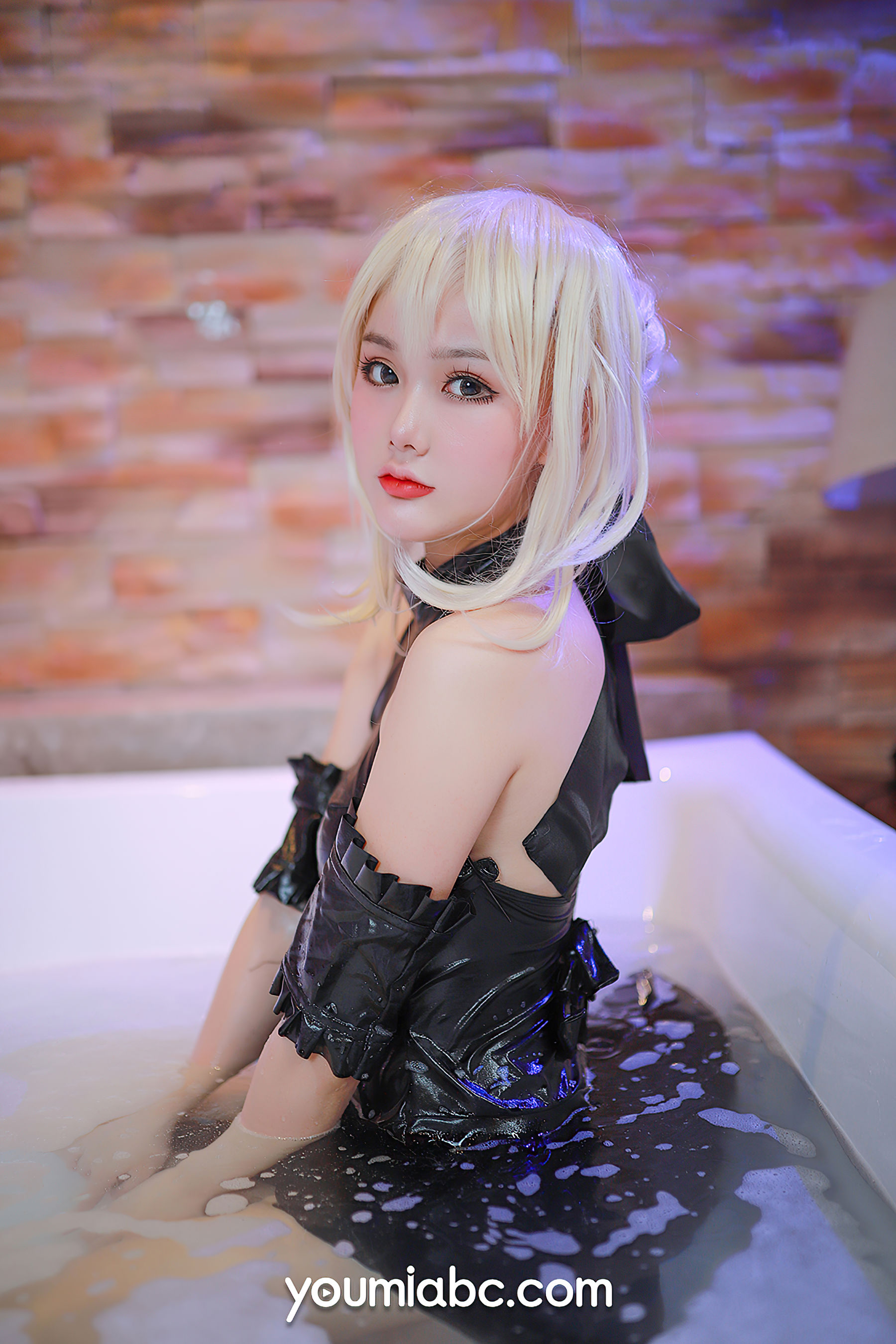 [尤蜜YouMiabc]  您的蛋蛋 湿身黑呆