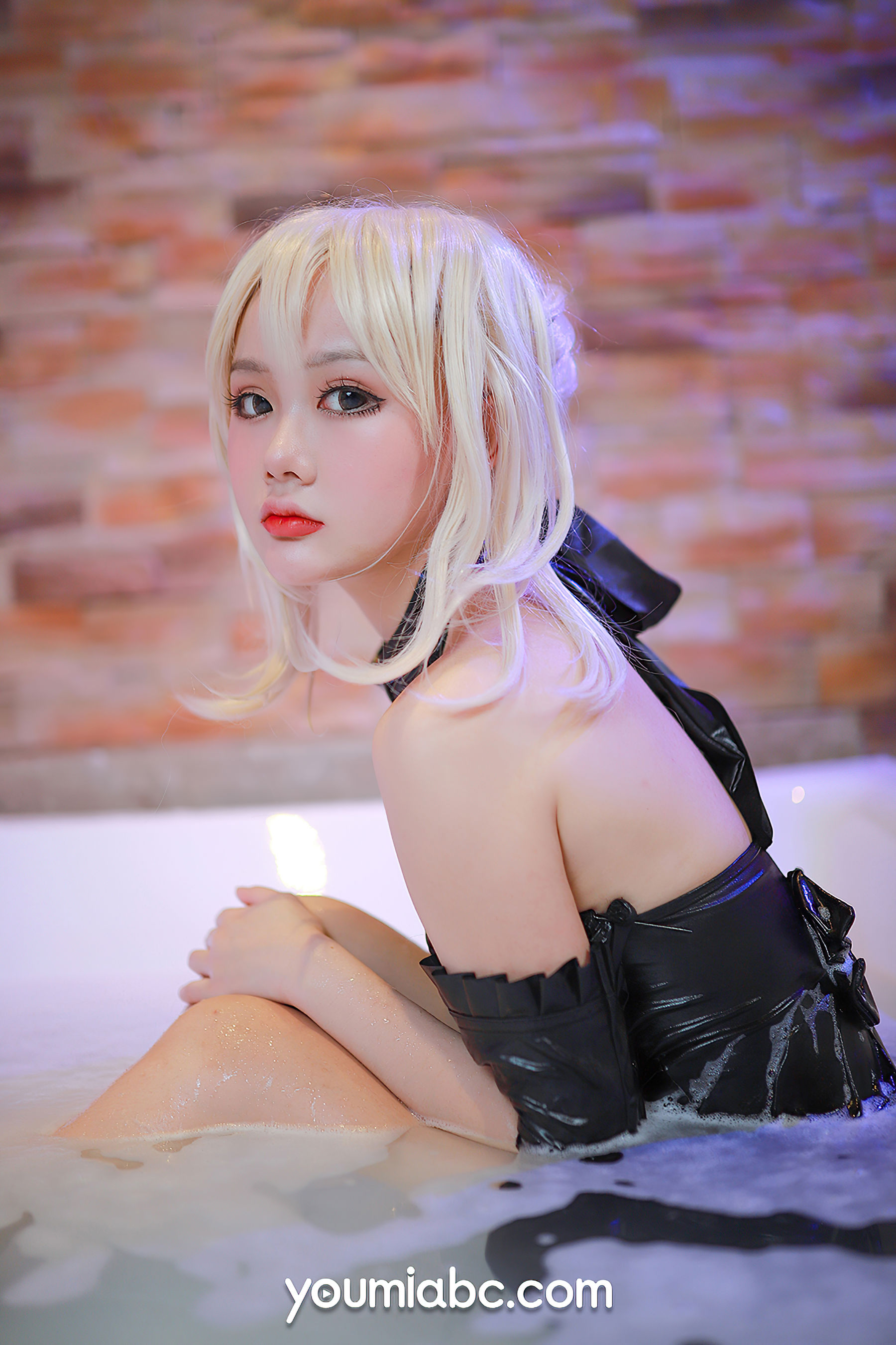 [尤蜜YouMiabc]  您的蛋蛋 湿身黑呆