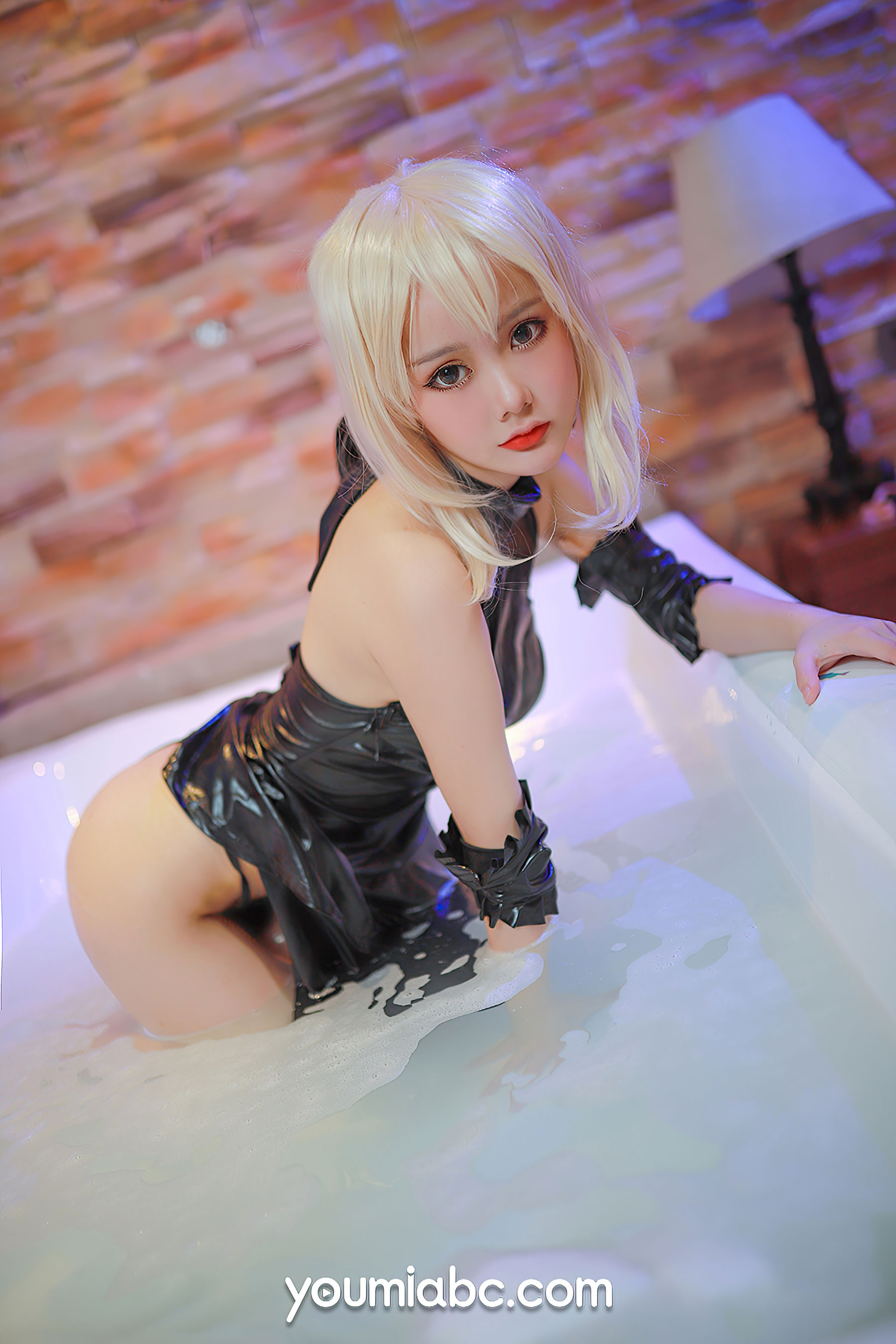 [尤蜜YouMiabc]  您的蛋蛋 湿身黑呆
