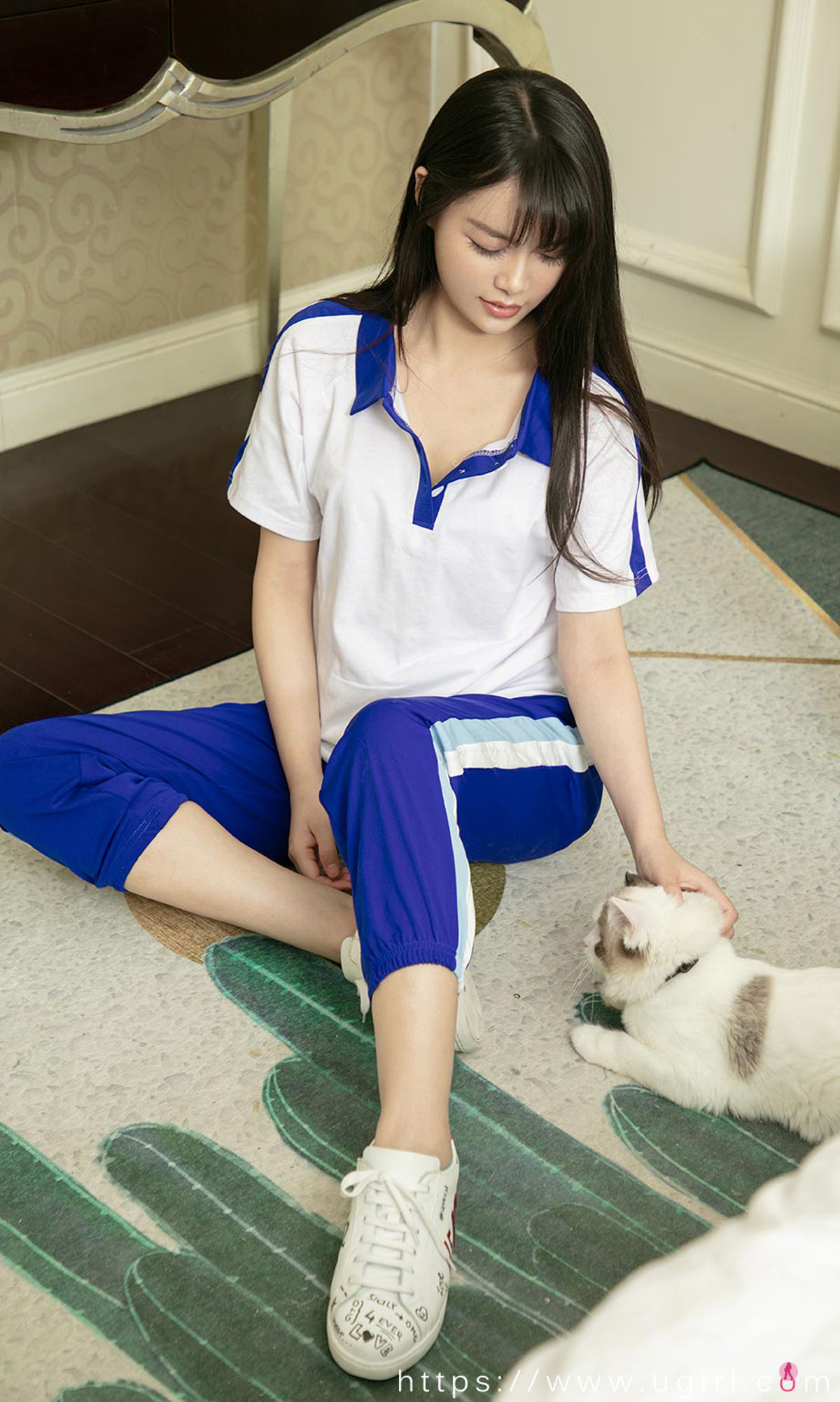 [爱尤物Ugirls] No.2282 Sarah 少女的意思