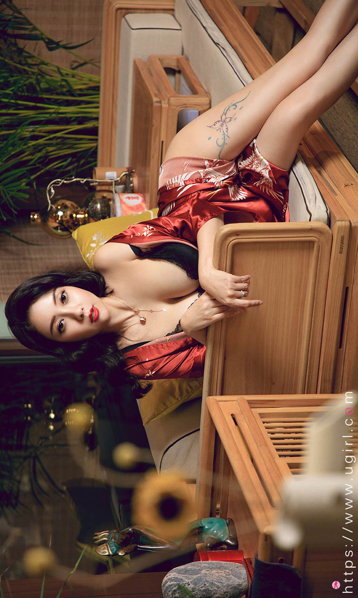 [爱尤物Ugirls] No.2289 果儿Victoria 樱落甜情