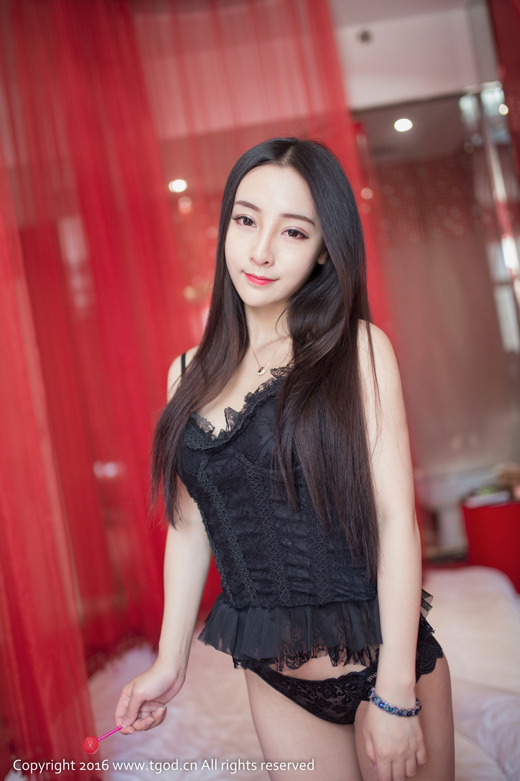 陳Vicky《娇娇欲滴大红唇》 [推女神TGOD]
