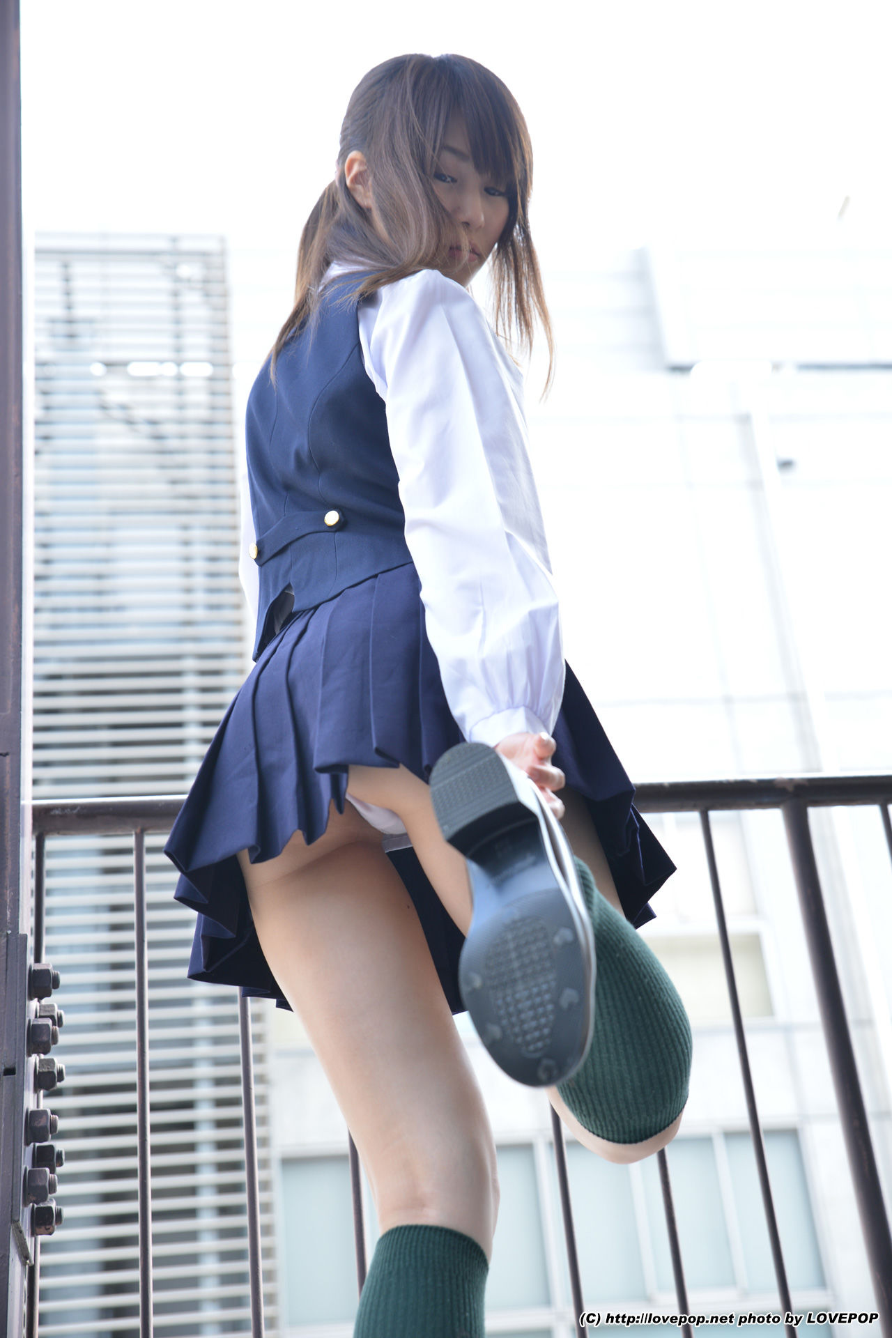 [LOVEPOP] Yamaguchi Ayaka 山口彩加 Stairway Voyeur T-back! ! Uniform vest - PPV