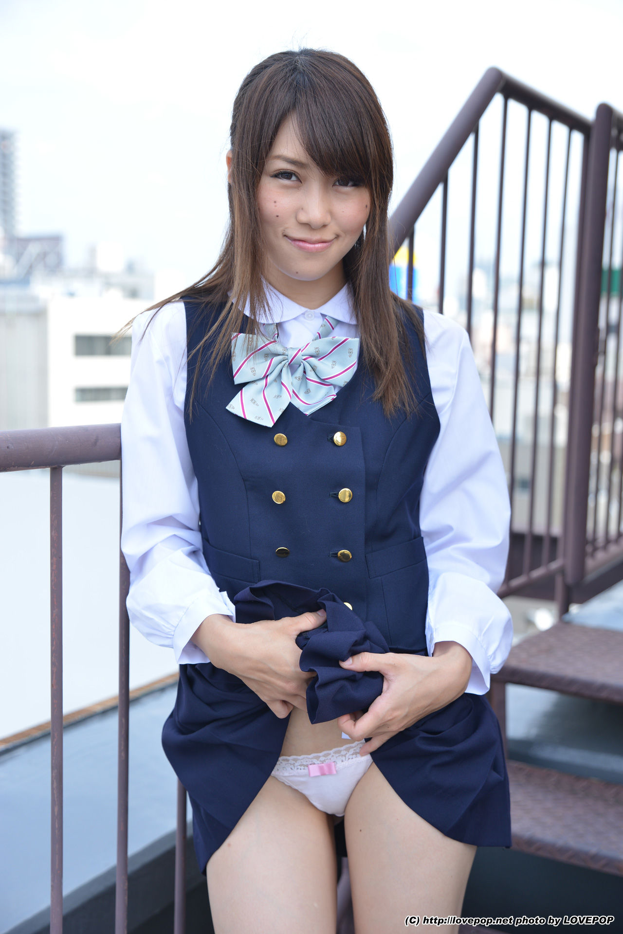 [LOVEPOP] Yamaguchi Ayaka 山口彩加 Stairway Voyeur T-back! ! Uniform vest - PPV
