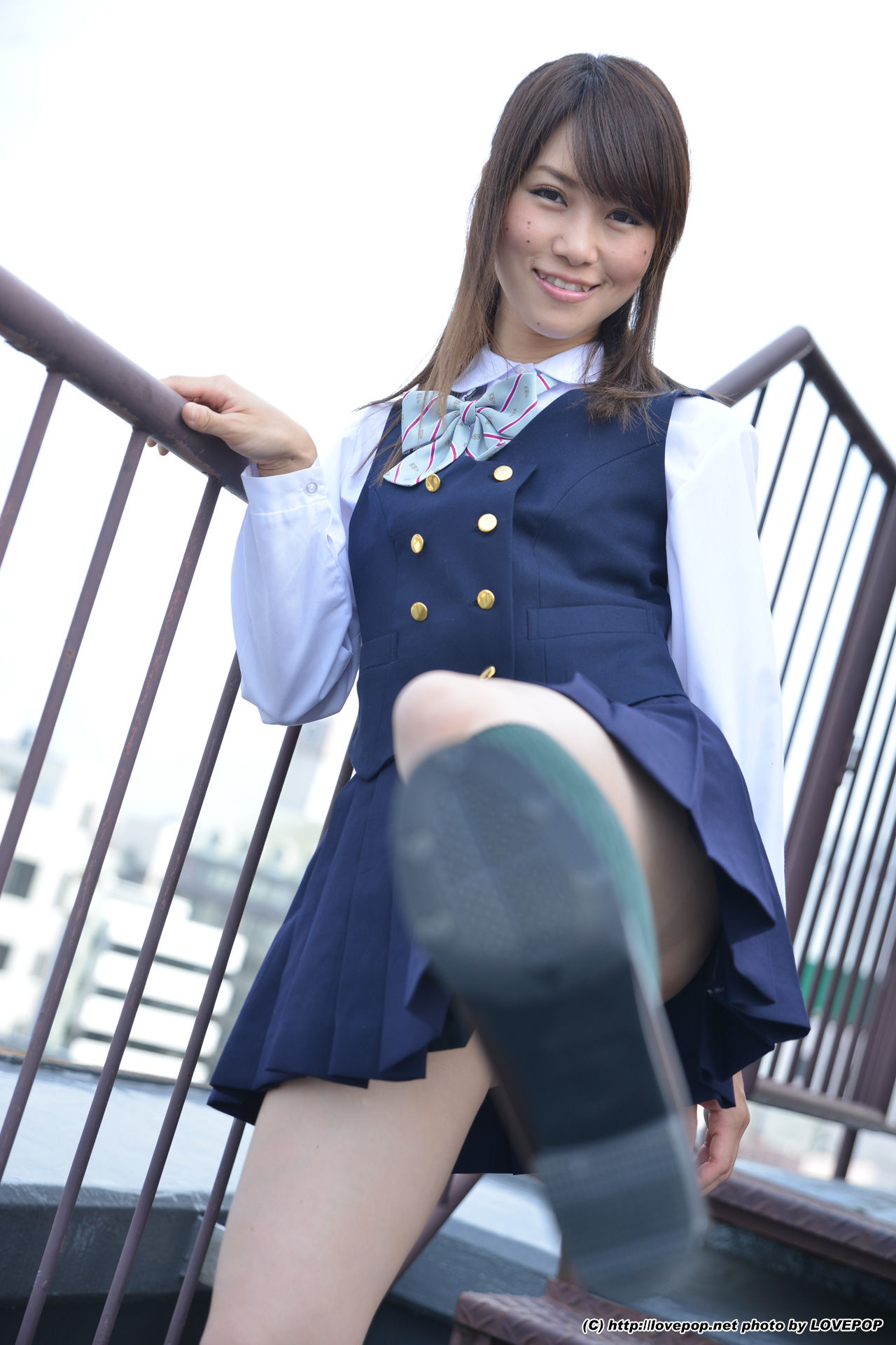 [LOVEPOP] Yamaguchi Ayaka 山口彩加 Stairway Voyeur T-back! ! Uniform vest - PPV