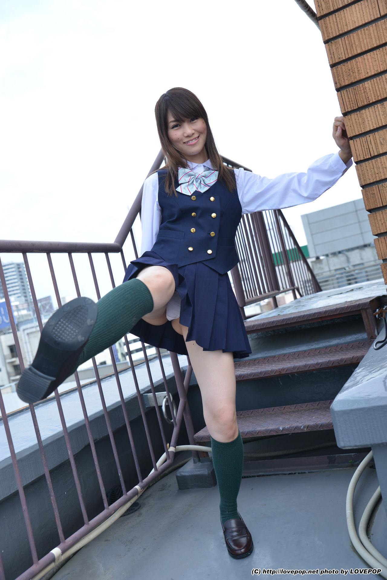 [LOVEPOP] Yamaguchi Ayaka 山口彩加 Stairway Voyeur T-back! ! Uniform vest - PPV