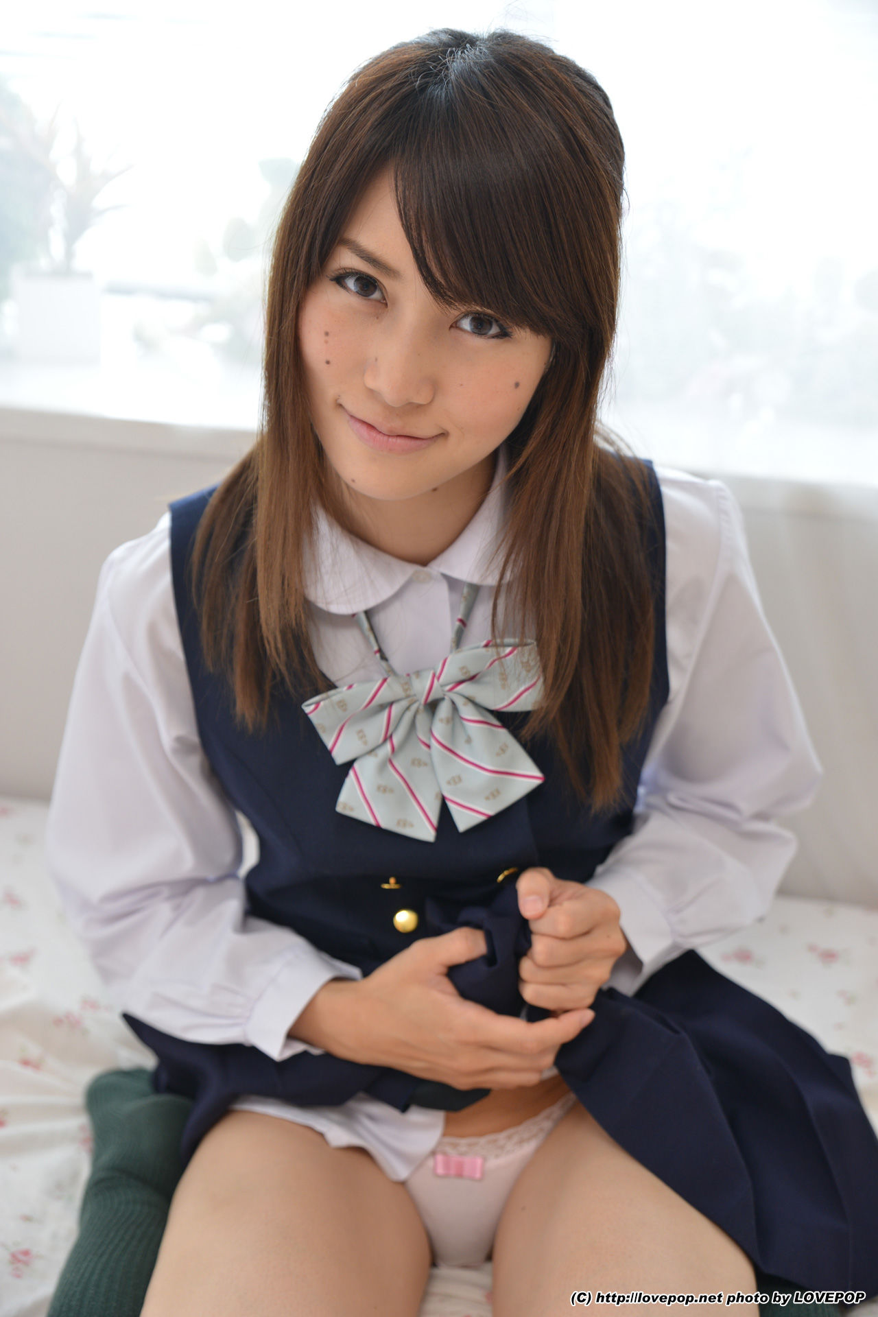 [LOVEPOP] Yamaguchi Ayaka 山口彩加 Stairway Voyeur T-back! ! Uniform vest - PPV