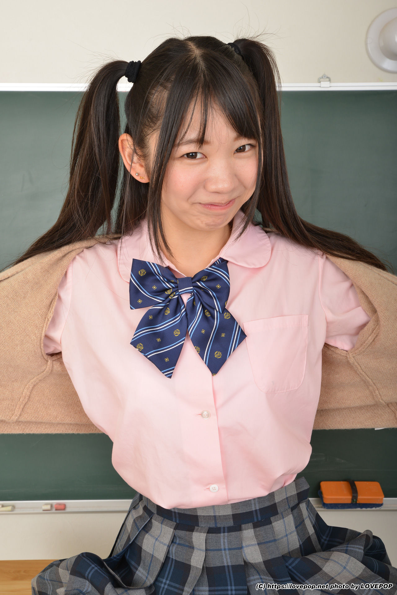 [LOVEPOP] Yuzuka Shirai 白井ゆずか school uniform ! - PPV