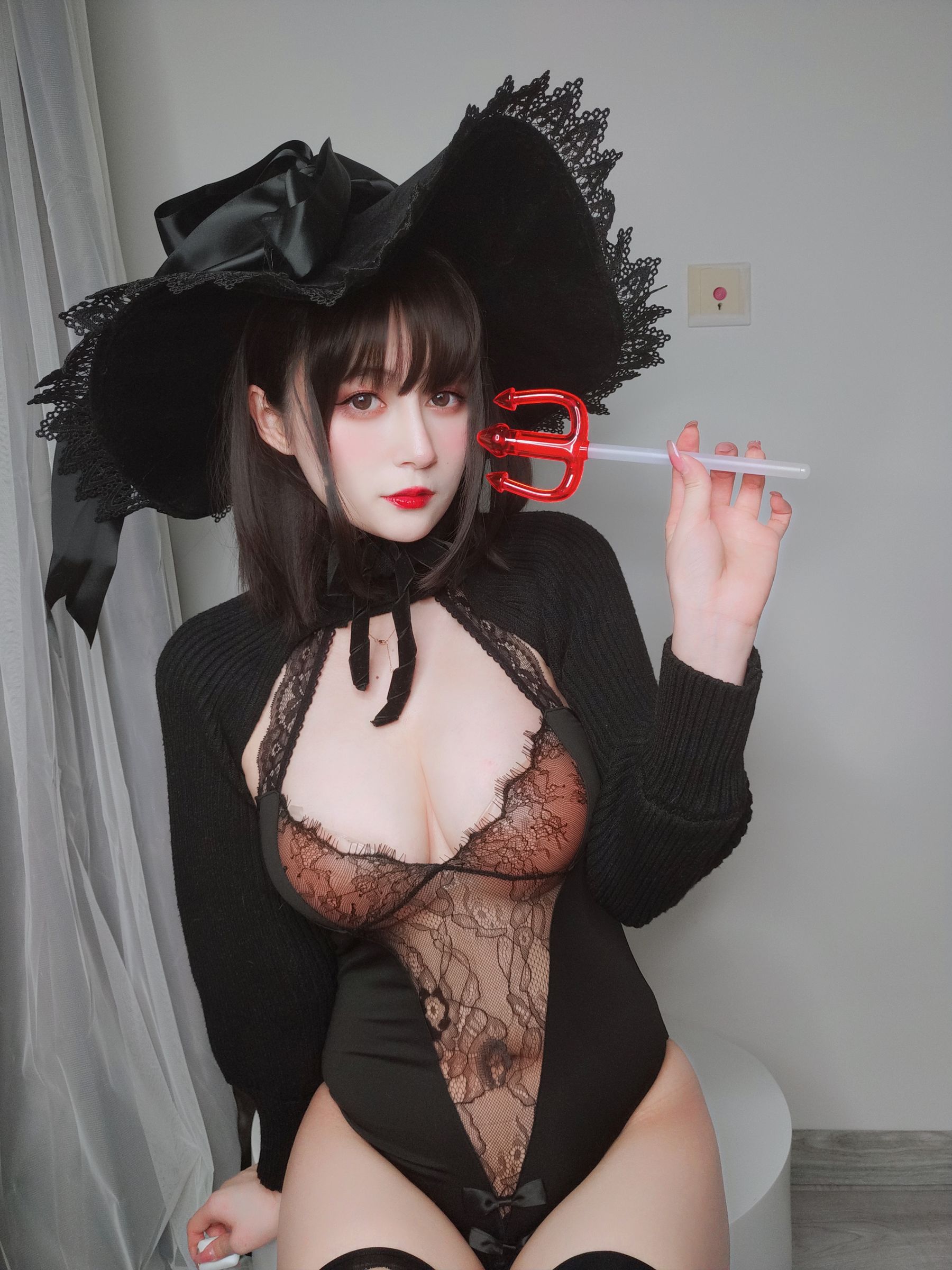 [福利COS] Coser小姐姐白银 - 柴郡魔女