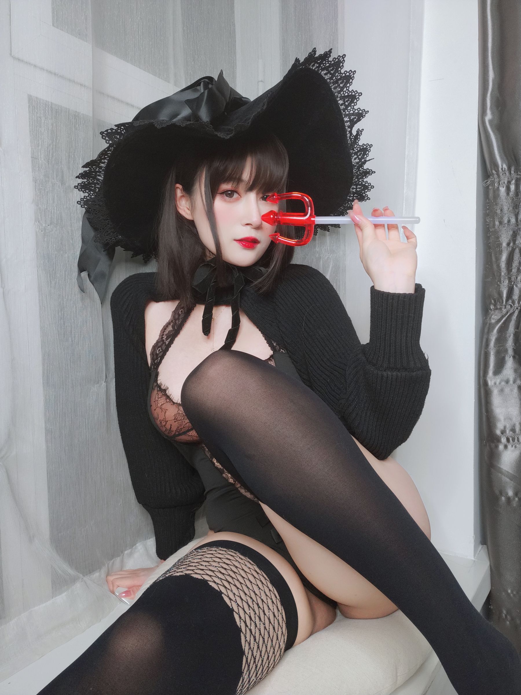 [福利COS] Coser小姐姐白银 - 柴郡魔女