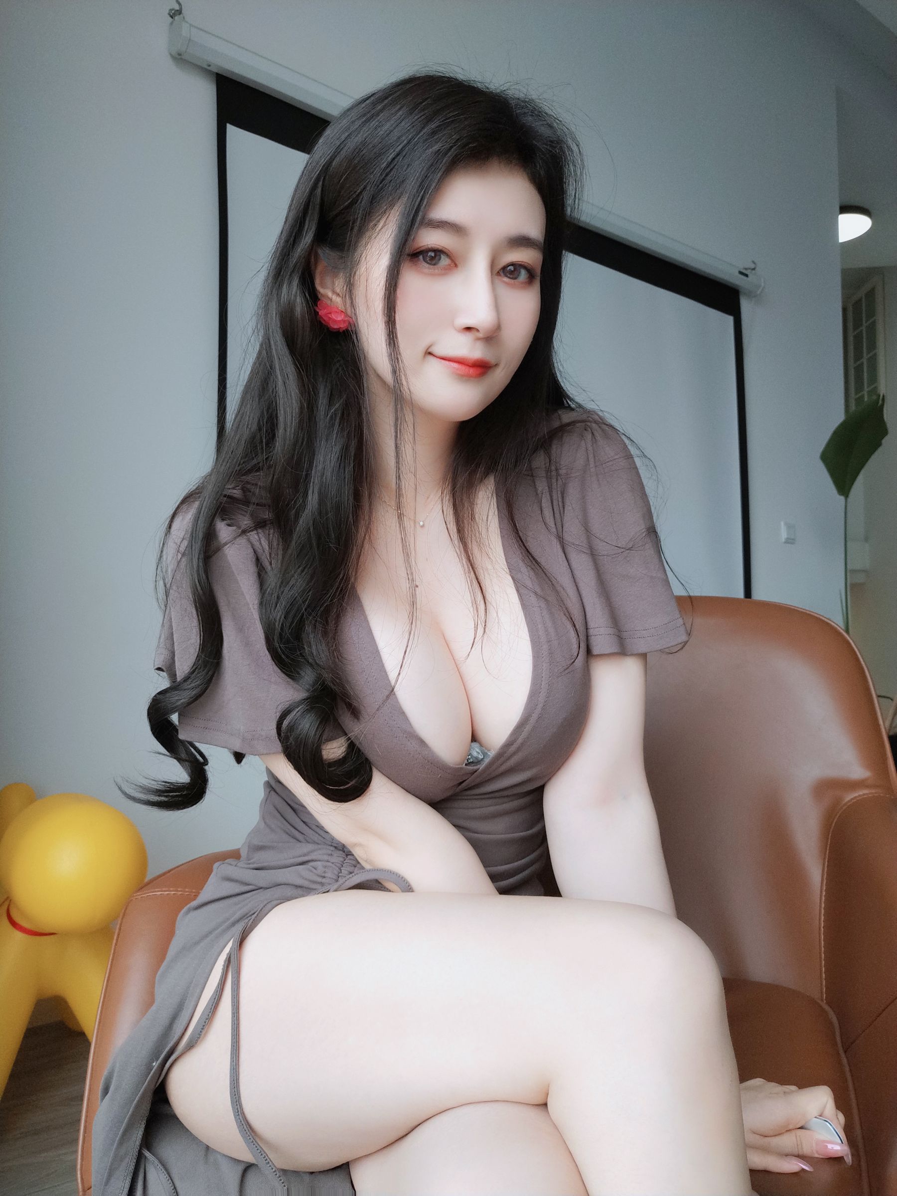 [福利COS] Coser小姐姐白银 - 风情美妇