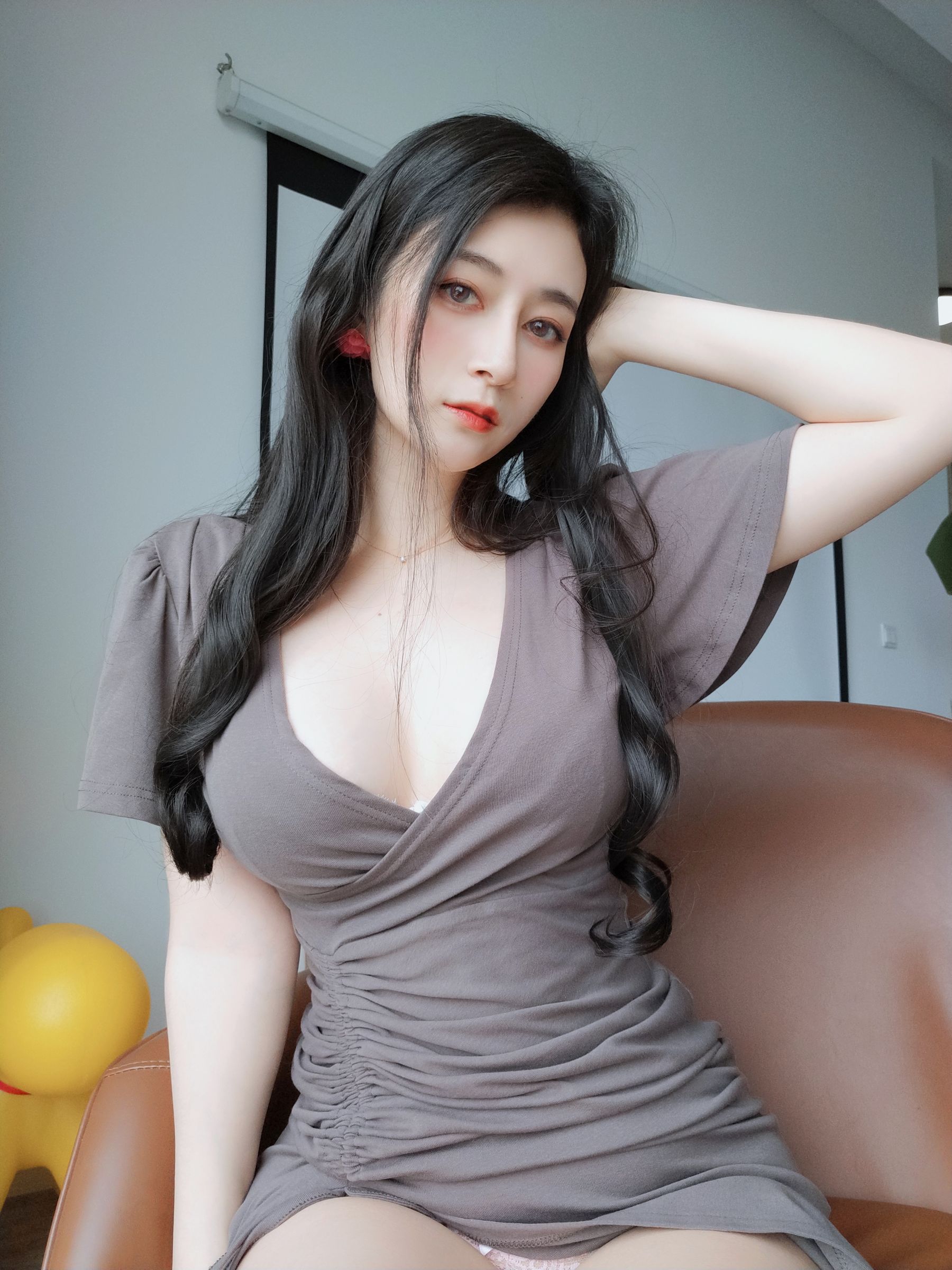 [福利COS] Coser小姐姐白银 - 风情美妇