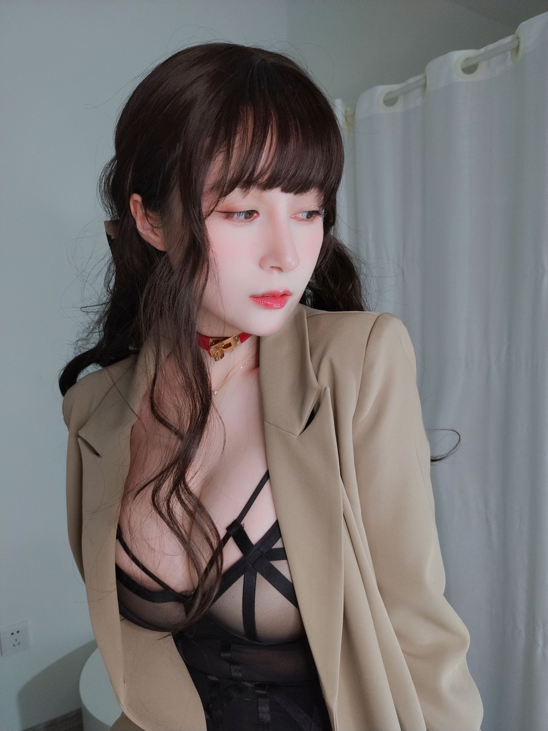 [福利COS] Coser小姐姐白银 - 黑丝OL情趣