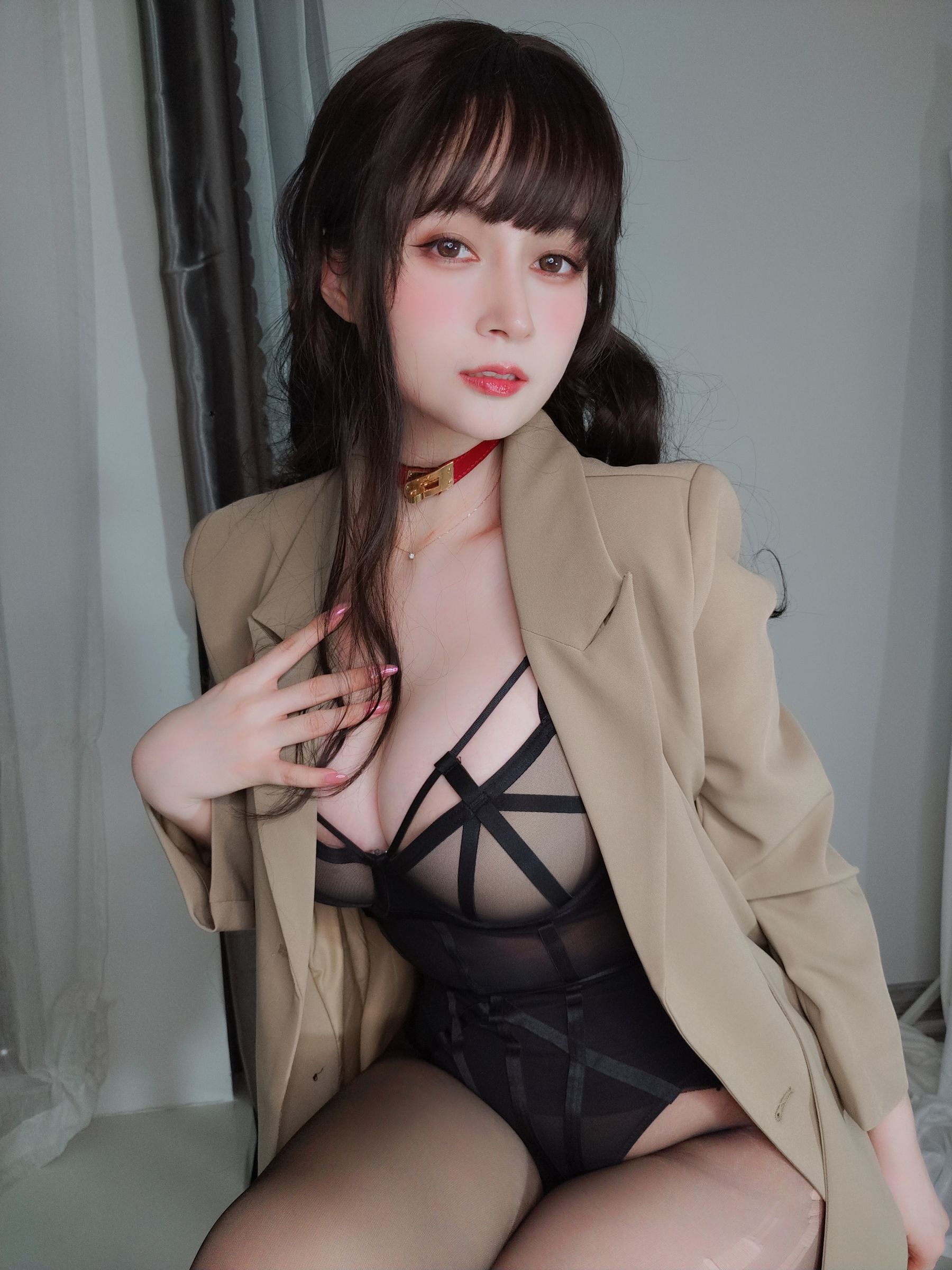 [福利COS] Coser小姐姐白银 - 黑丝OL情趣