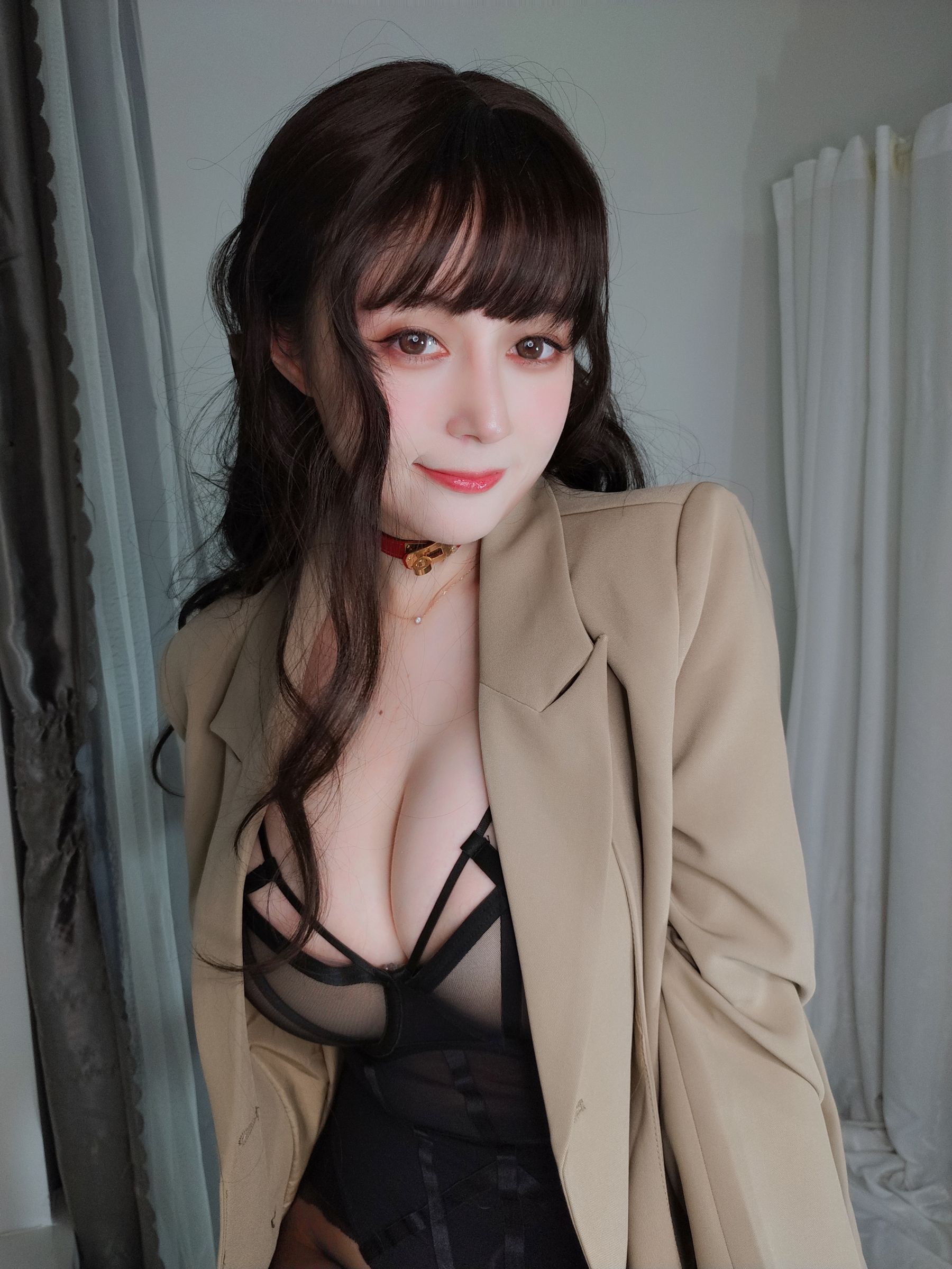 [福利COS] Coser小姐姐白银 - 黑丝OL情趣
