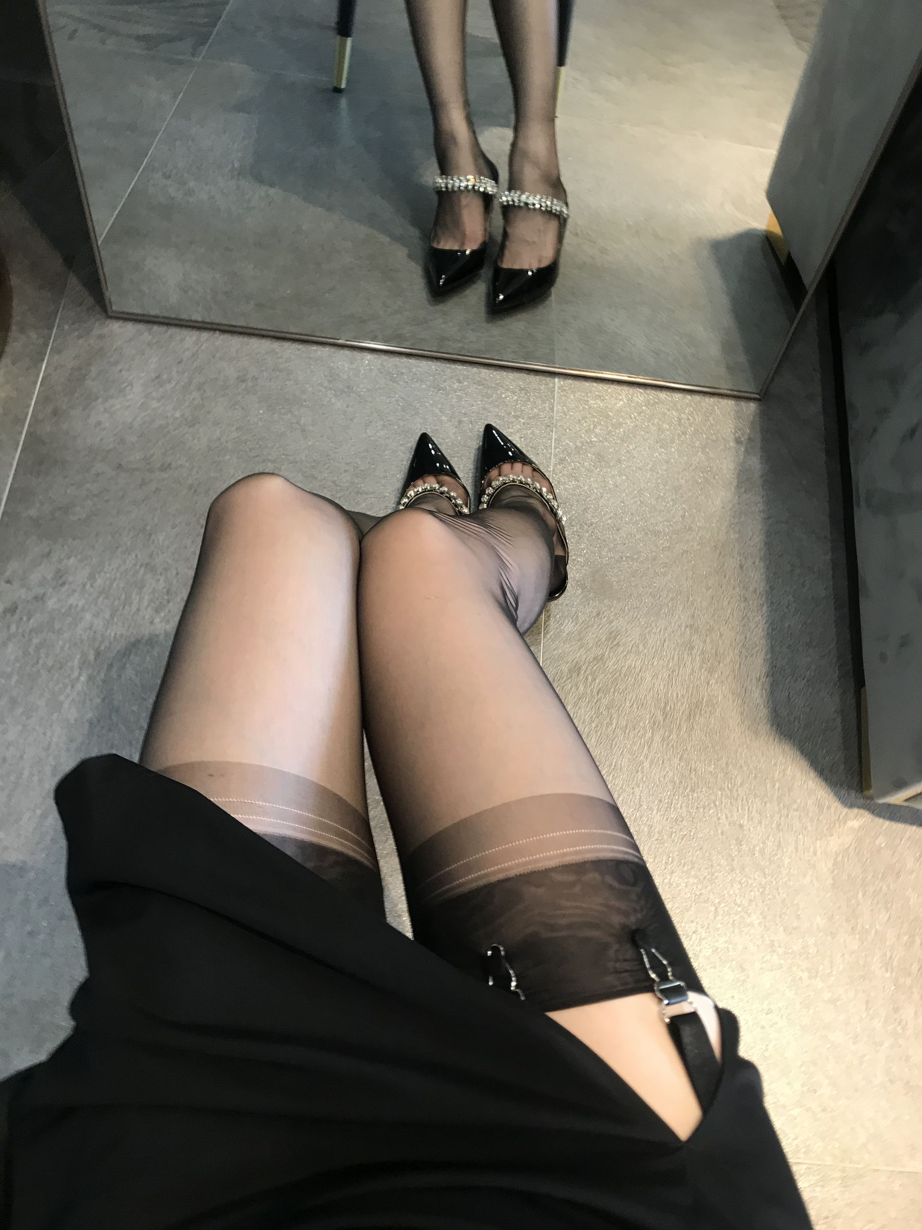 [福利COS] 丝足博主麋鹿_Monroe 2020.07.12 黑色吊袜