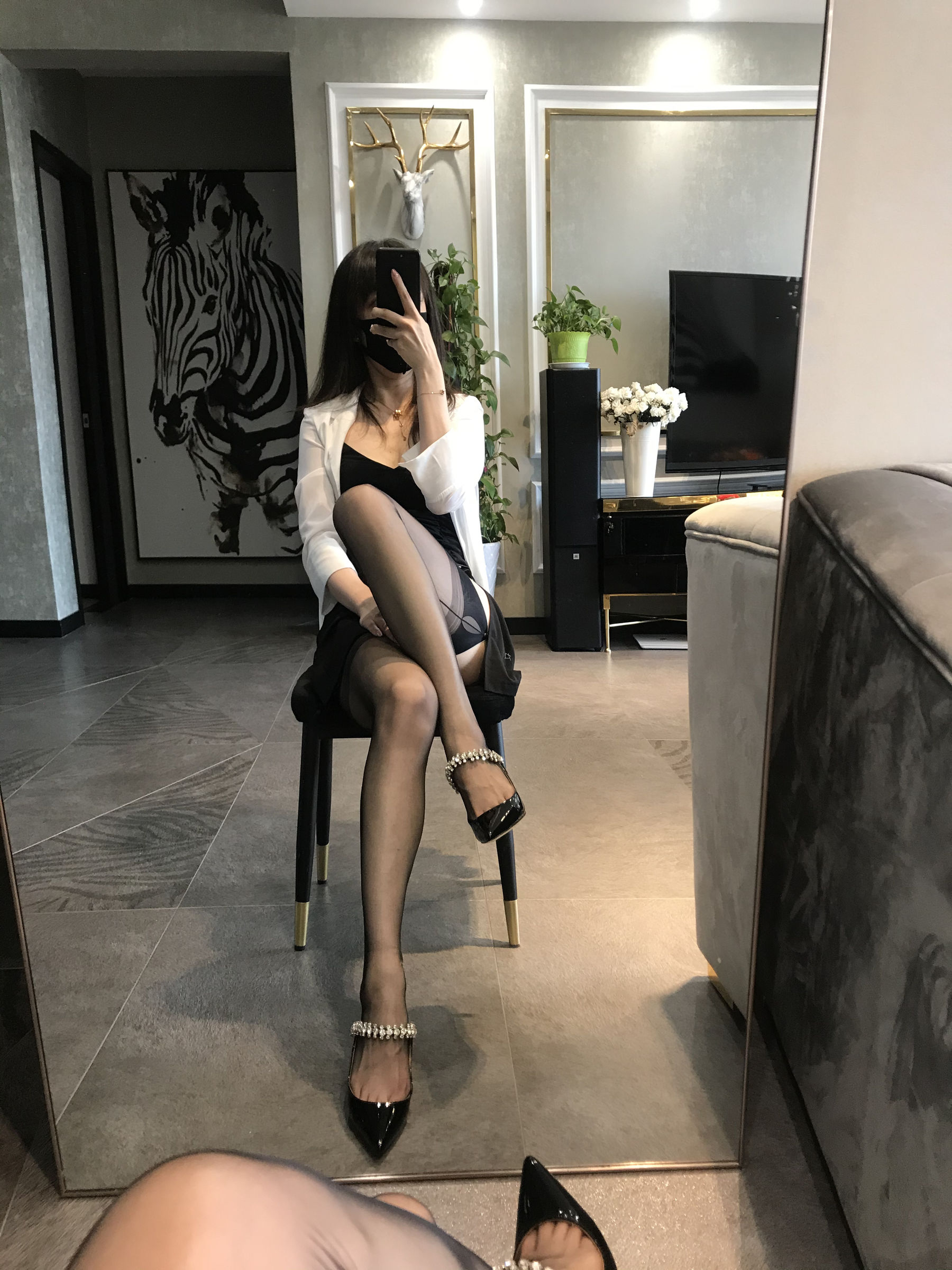 [福利COS] 丝足博主麋鹿_Monroe 2020.07.12 黑色吊袜