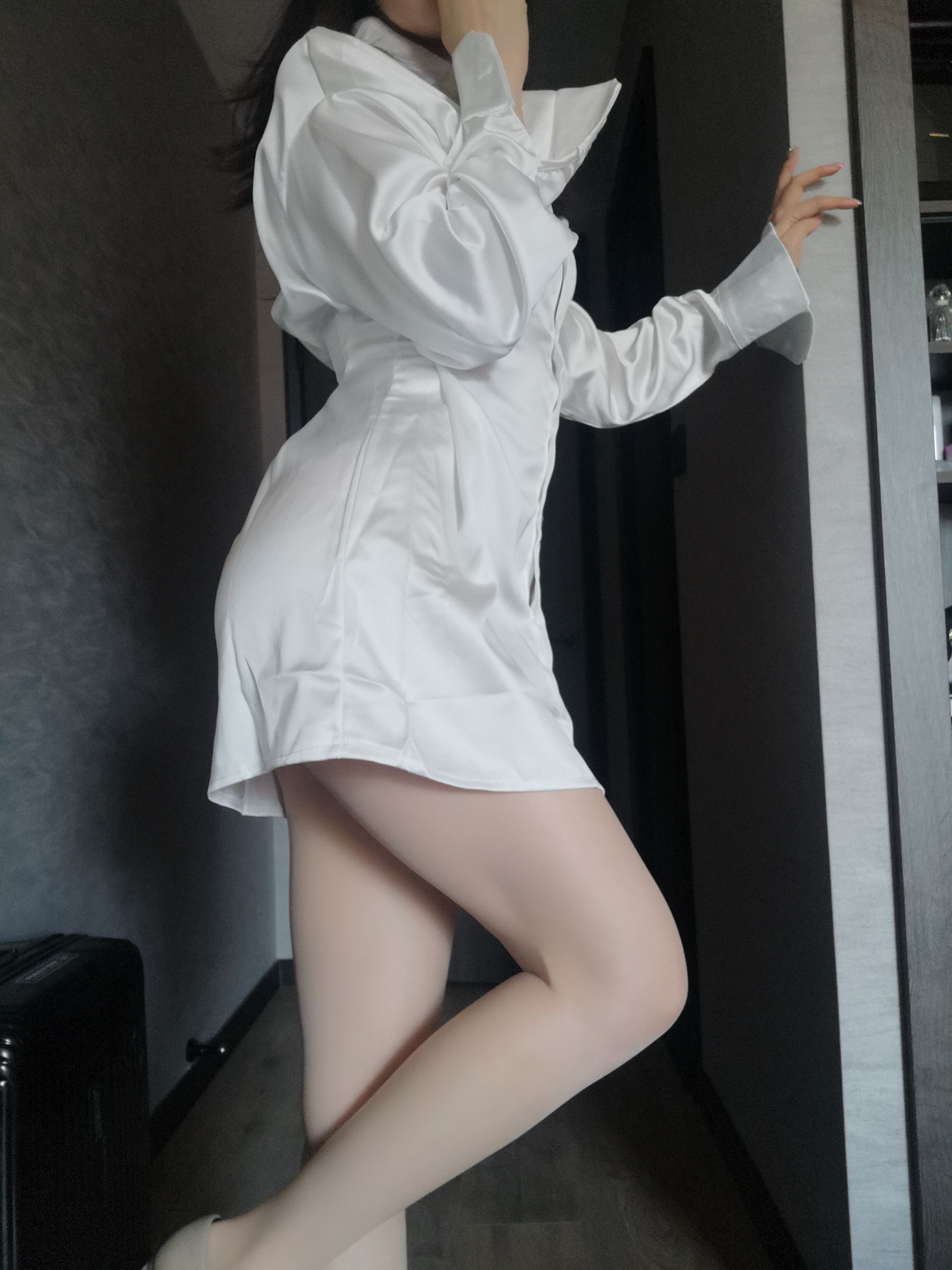 [福利COS] 丝足博主麋鹿_Monroe 2020.07.20 慵懒的性感