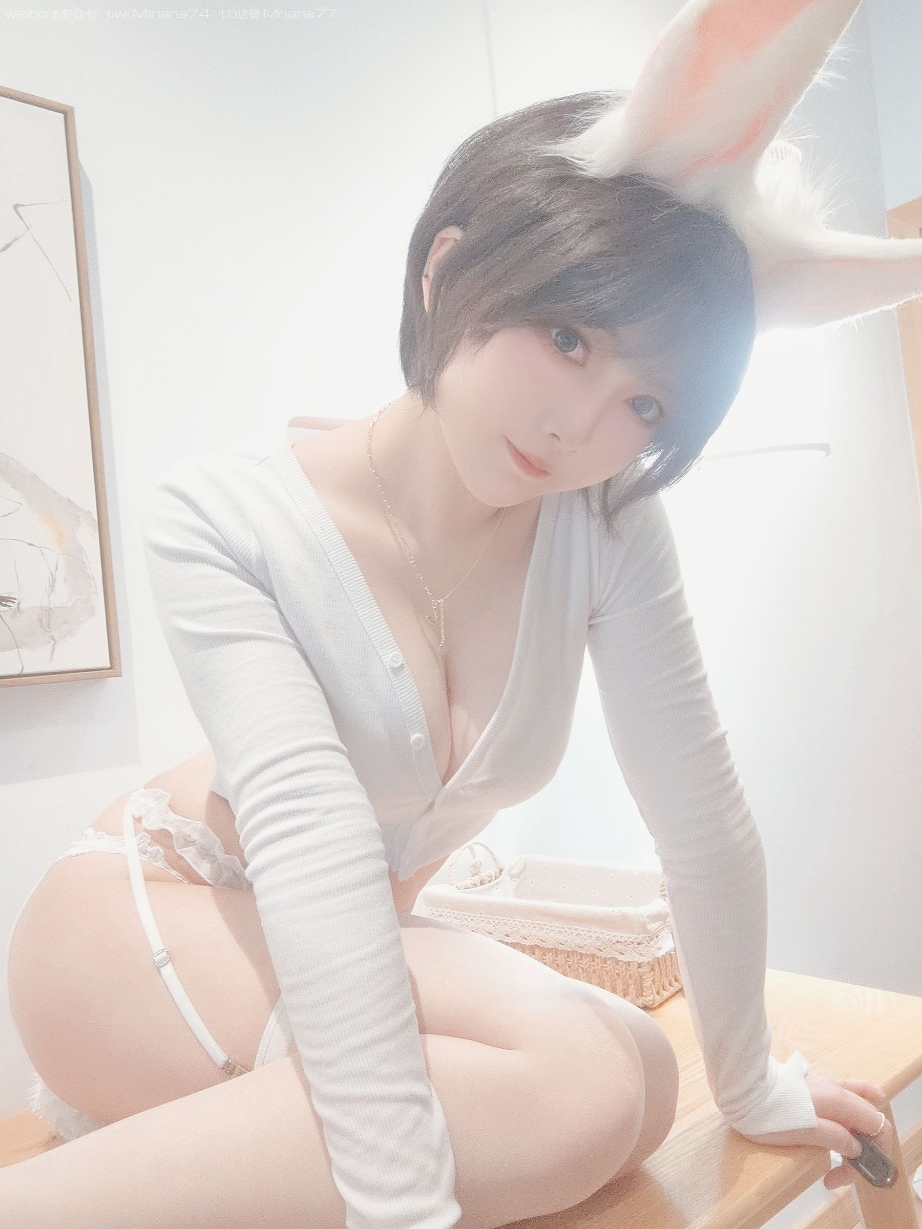 [福利COS] 动漫博主名濑弥七 - 白兔兔
