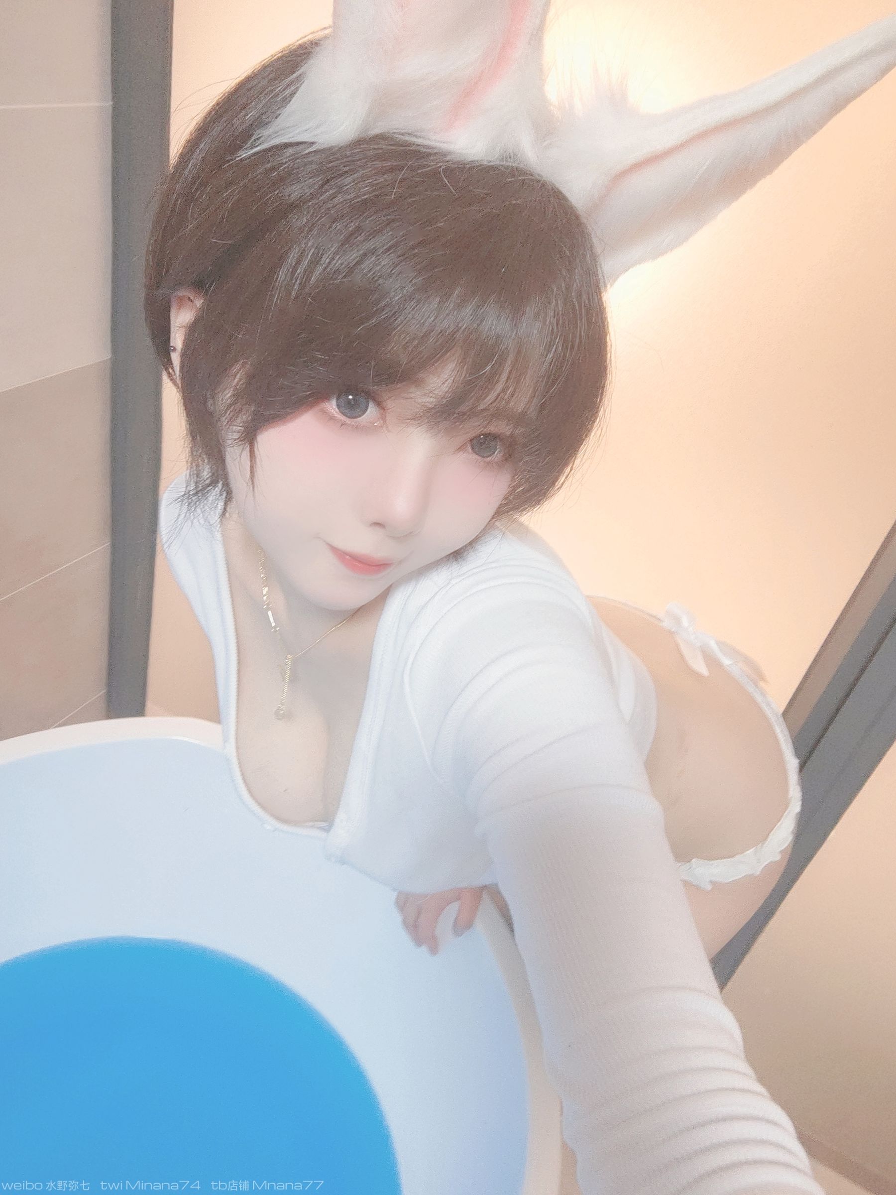[福利COS] 动漫博主名濑弥七 - 白兔兔