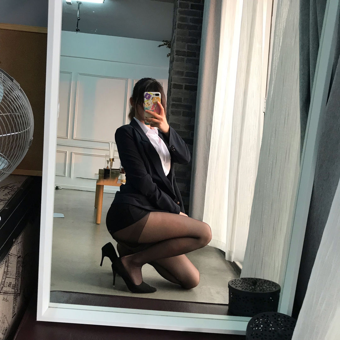 [福利COS] 动漫博主田璐璐 - OL本