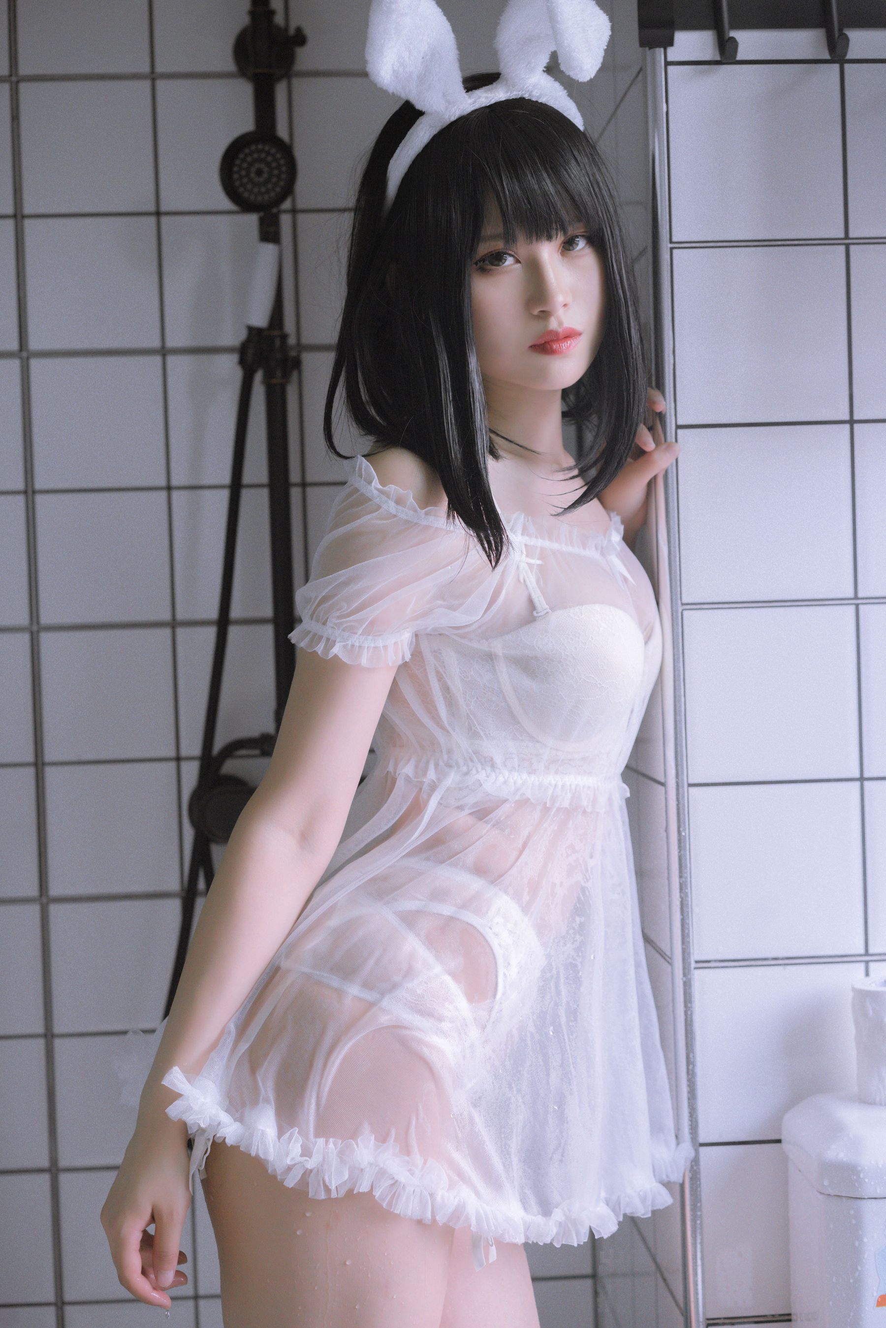 [福利COS] 动漫博主田璐璐 - 浪漫白兔