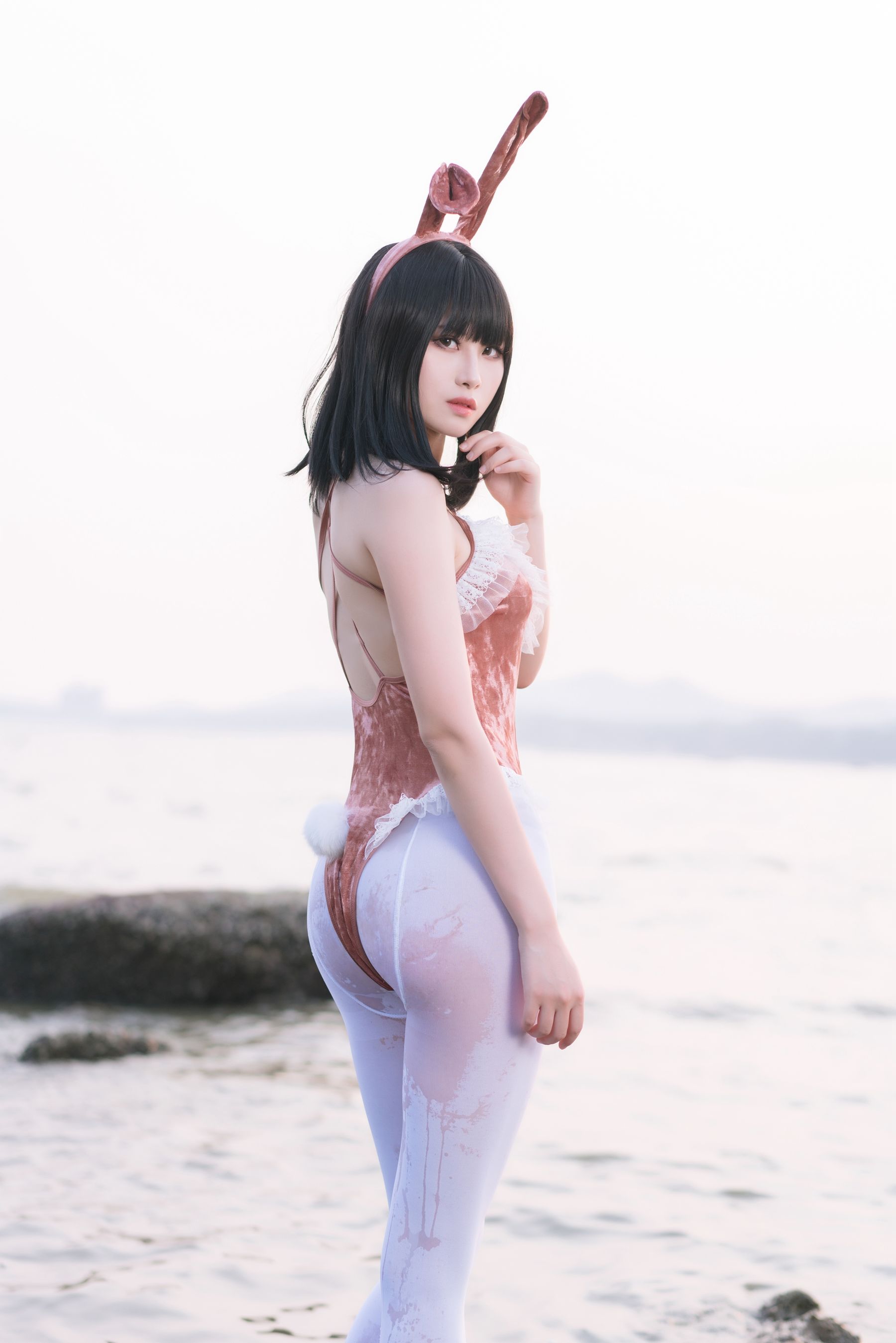 [福利COS] 动漫博主田璐璐 - 粉兔