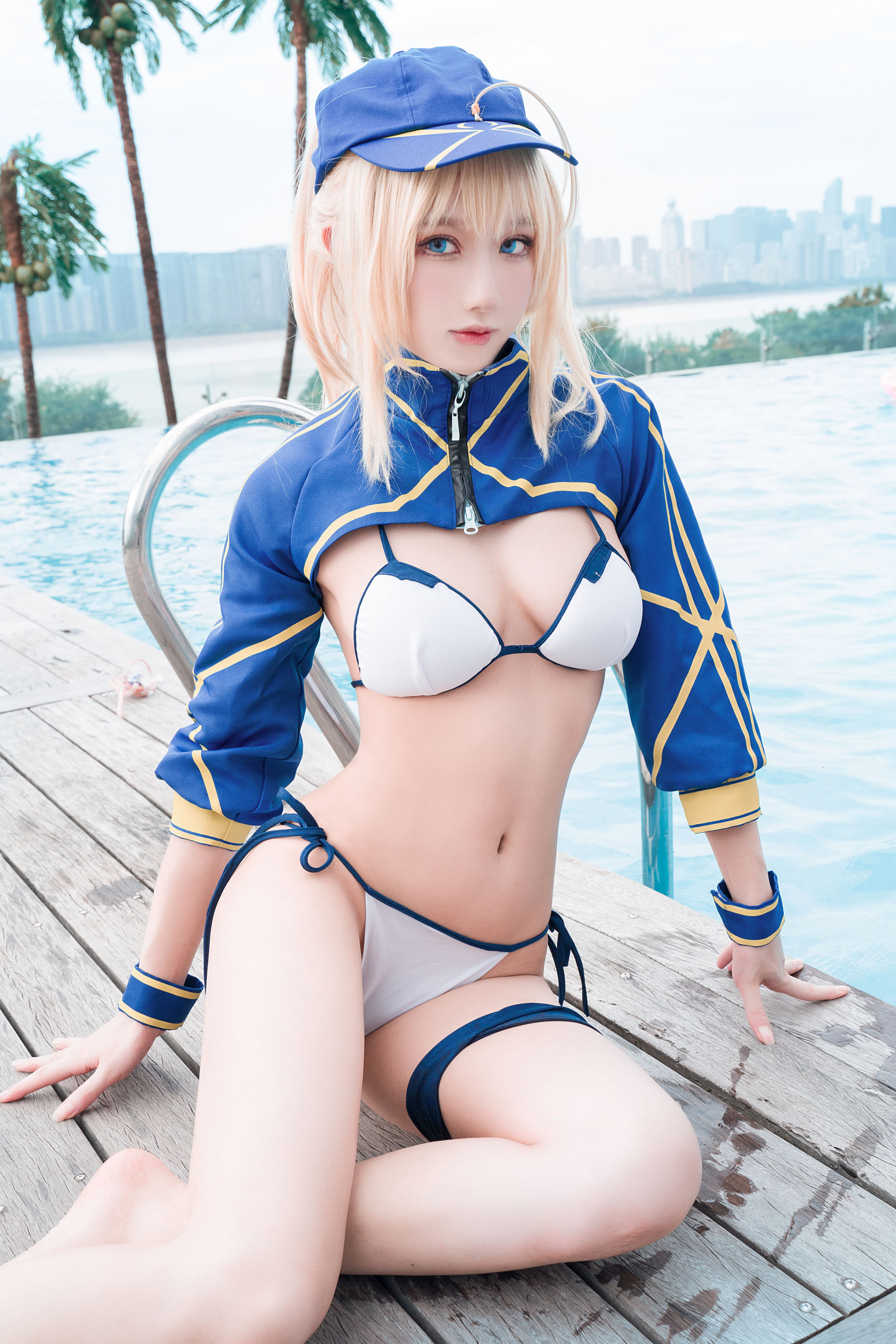 [福利COS] 动漫博主阿包也是兔娘 - 冲田总司泳装