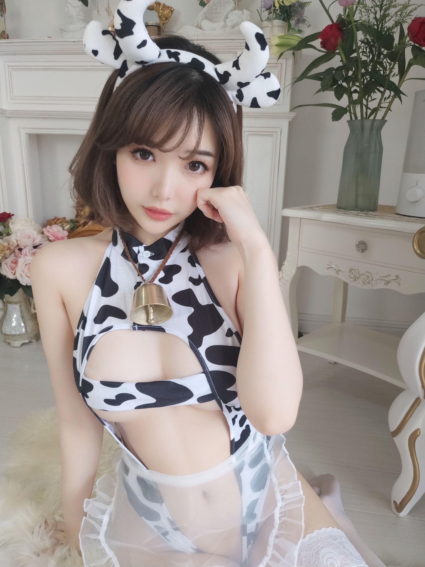 [福利COS] 动漫博主雯妹 - 奶牛