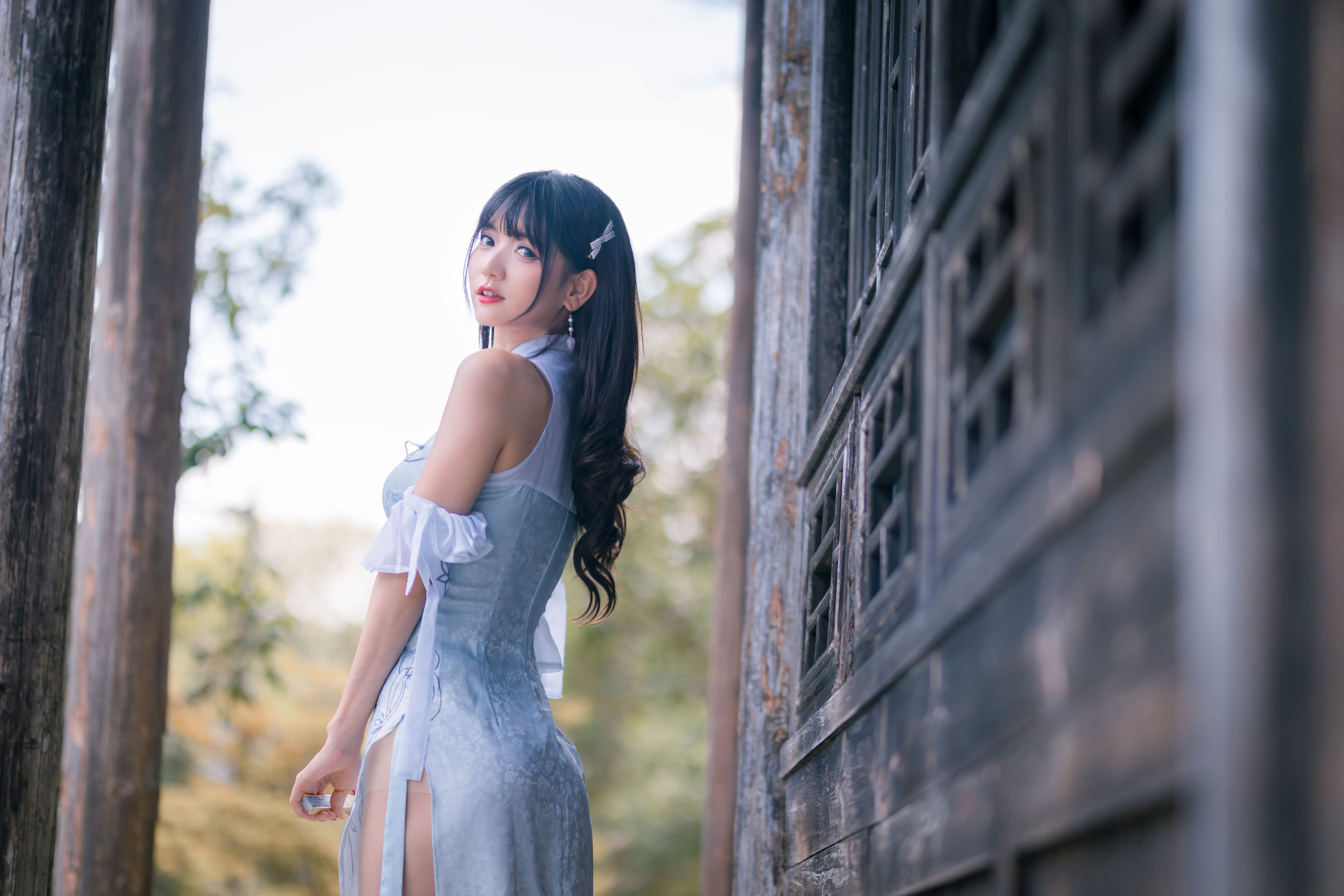 [福利COS] 可爱妹子陆卿卿kyokyo - 蓝色旗袍