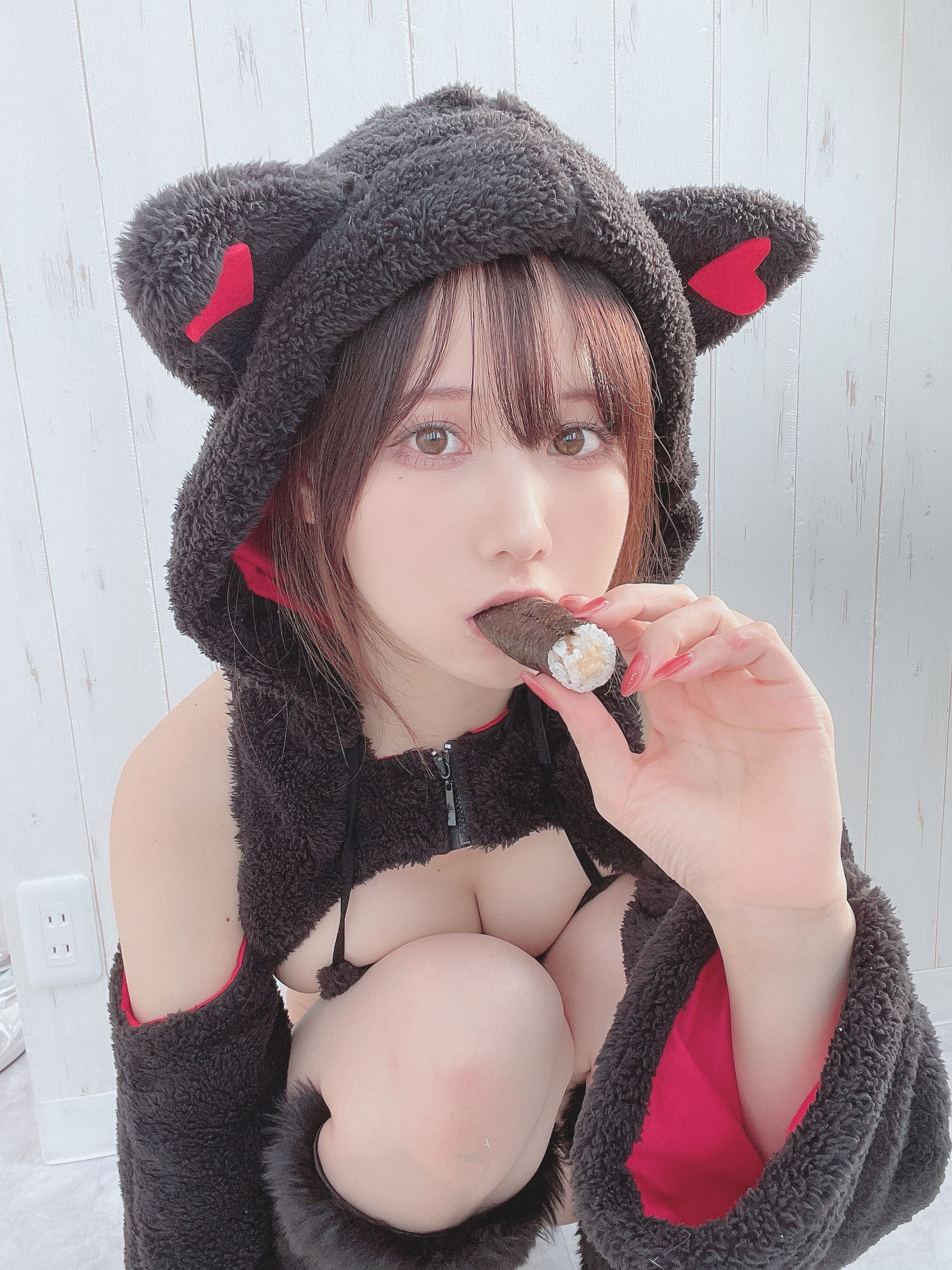 [福利COS] 日本甜美COSERけんけん[fantia] 20211127-黒猫ビキニ