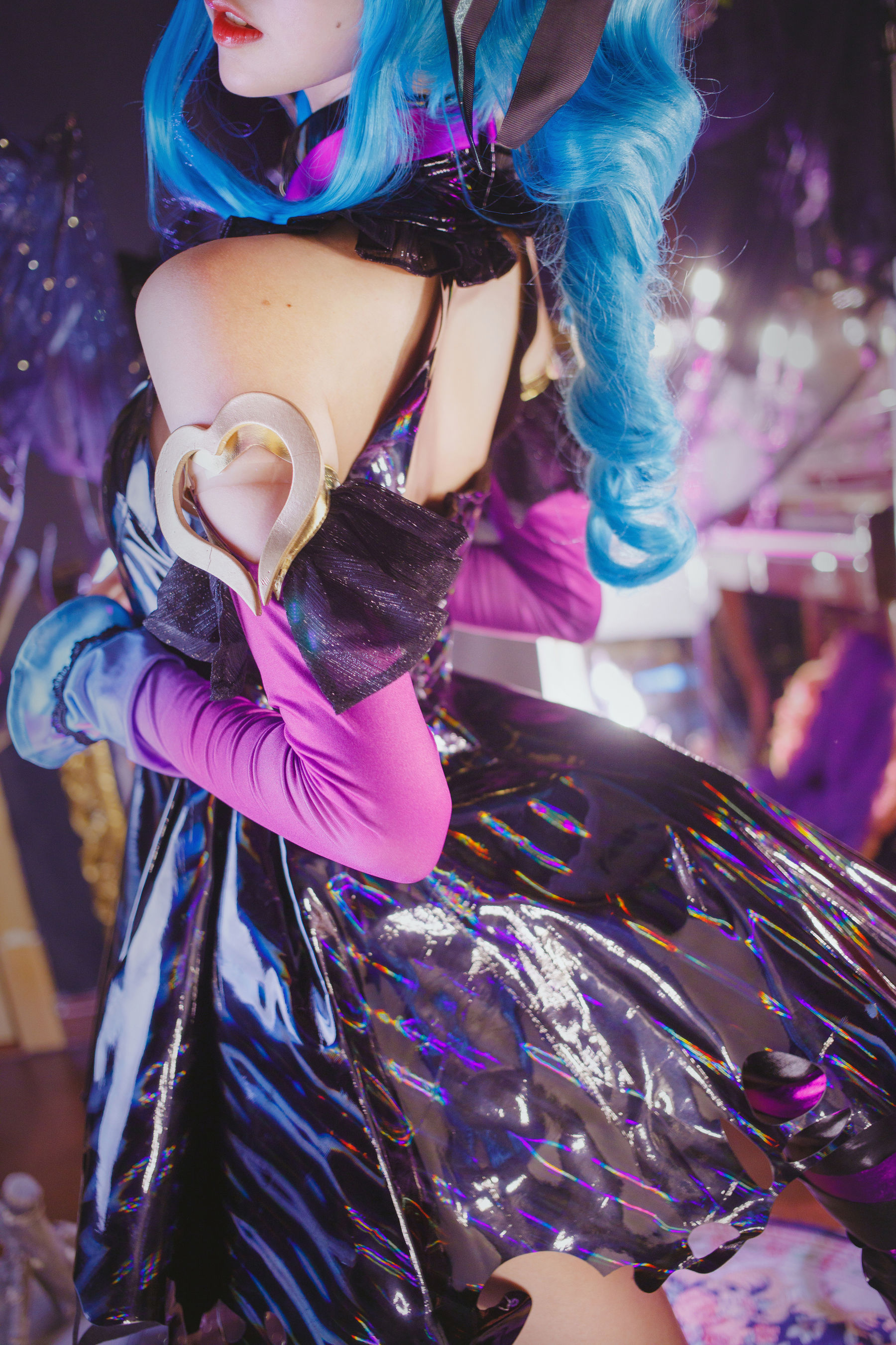[福利COS] 萌系小姐姐木绵绵OwO - miku小恶魔