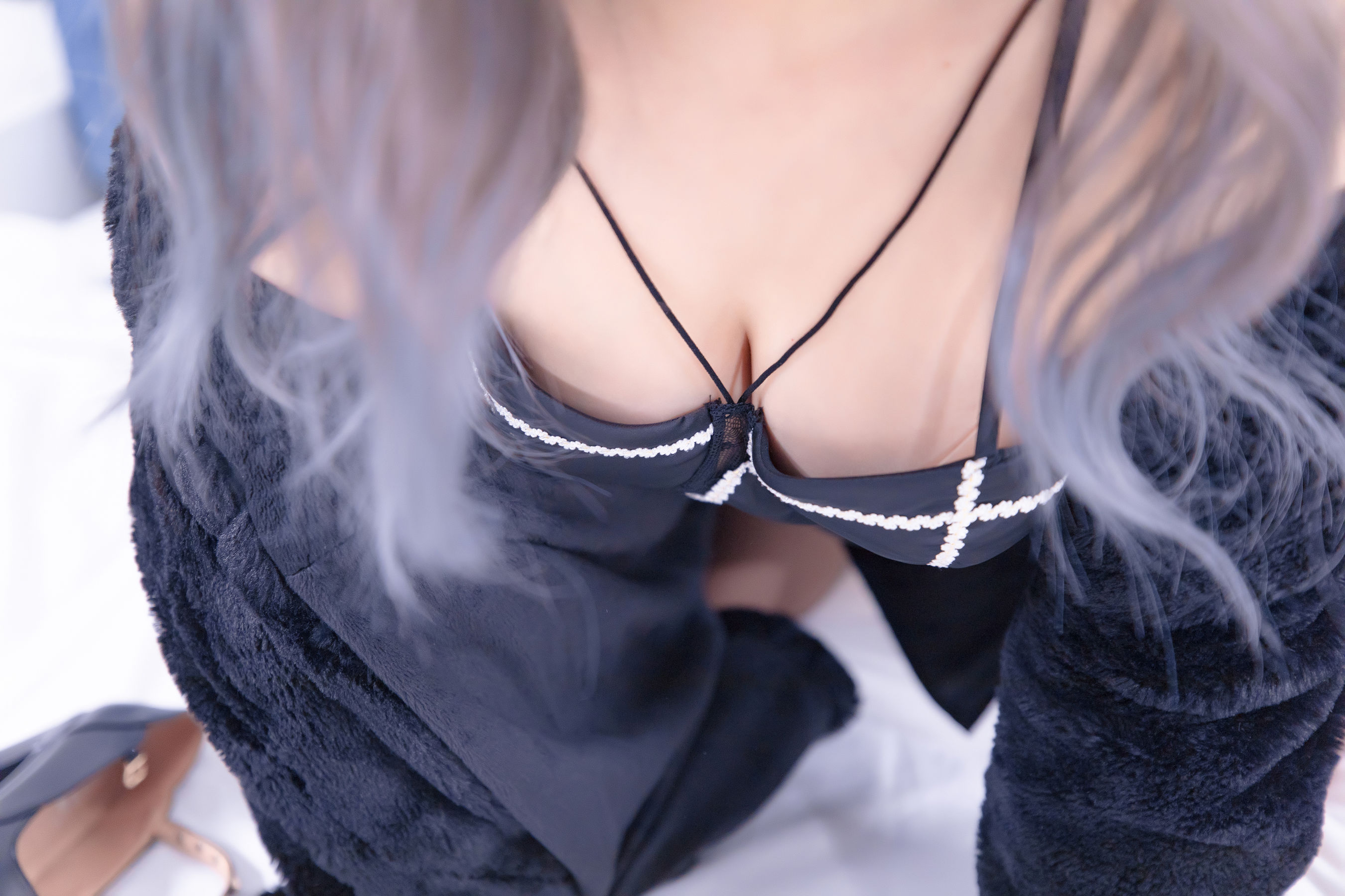 [福利COS] 萝莉神楽板真冬之夜色撩人