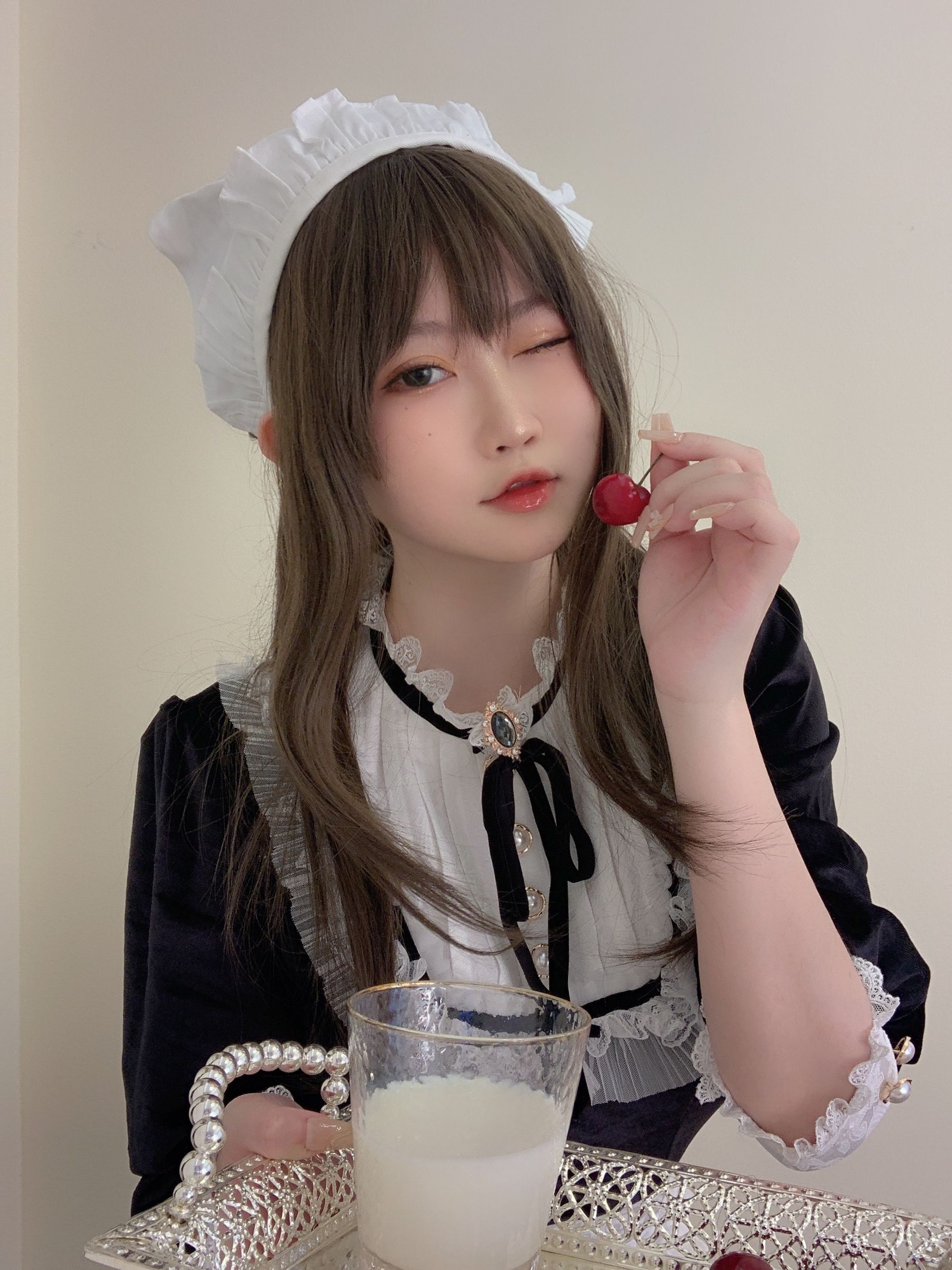 [福利COS] 蜜桃少女是依酱呀 - 女仆馆长