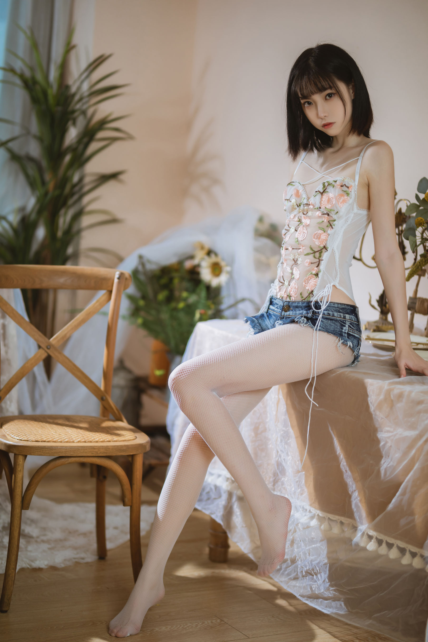 [福利COS] 许岚 - 纯欲牛仔短裤