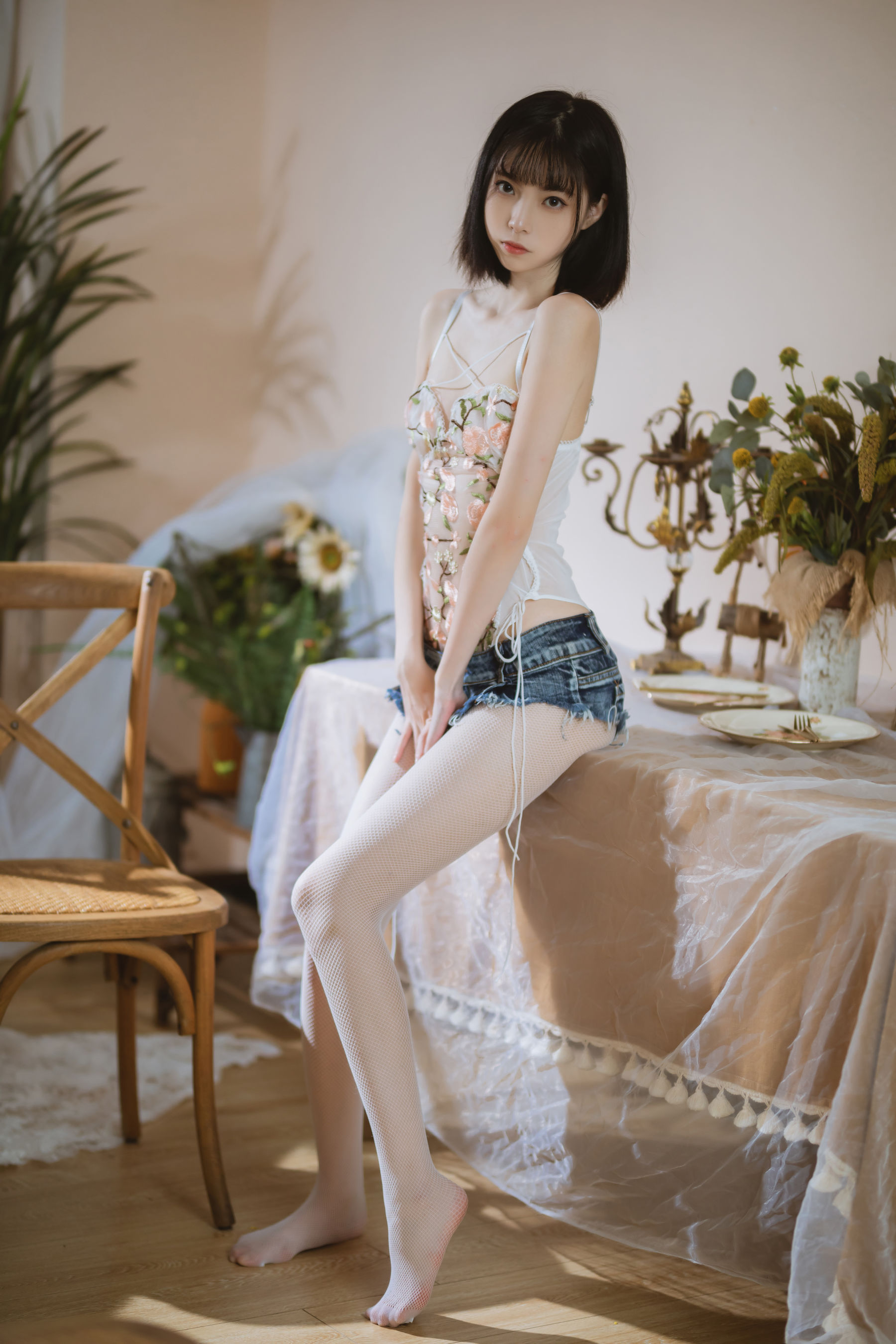 [福利COS] 许岚 - 纯欲牛仔短裤