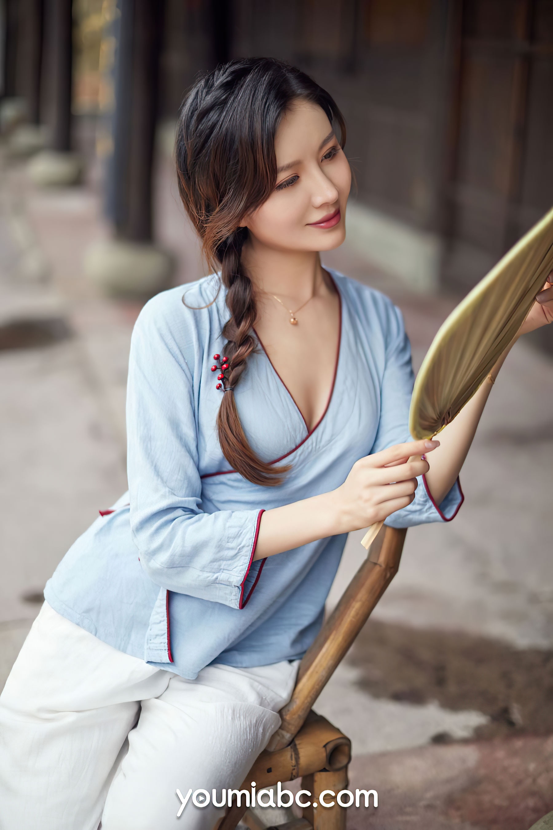 [尤蜜YouMiabc]  黄金宝儿 闺房小娘
