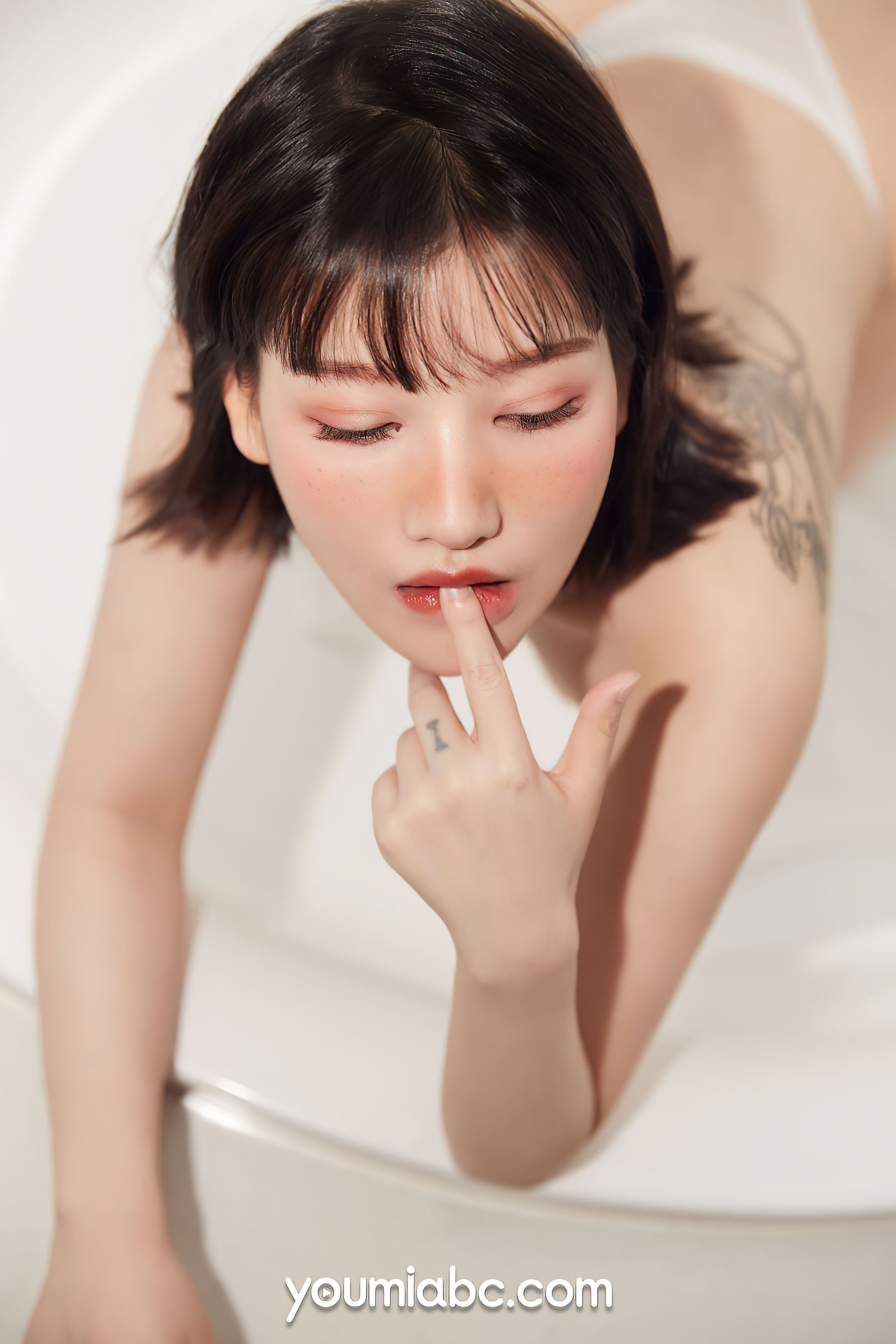 [尤蜜YouMiabc]  尹兒 欲望庭院