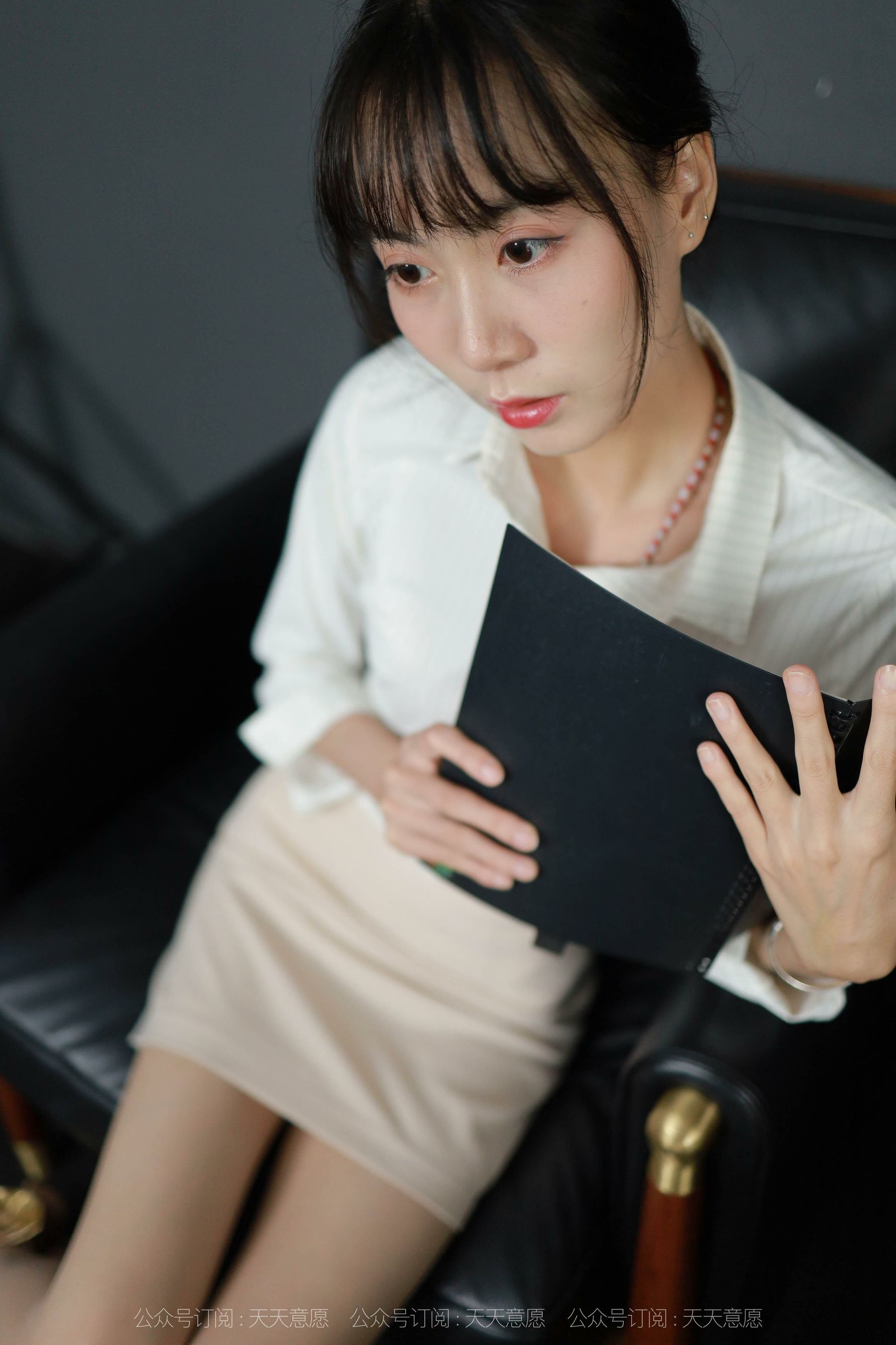[异思趣向IESS]  模特 团团 《迷人的金色波纹》
