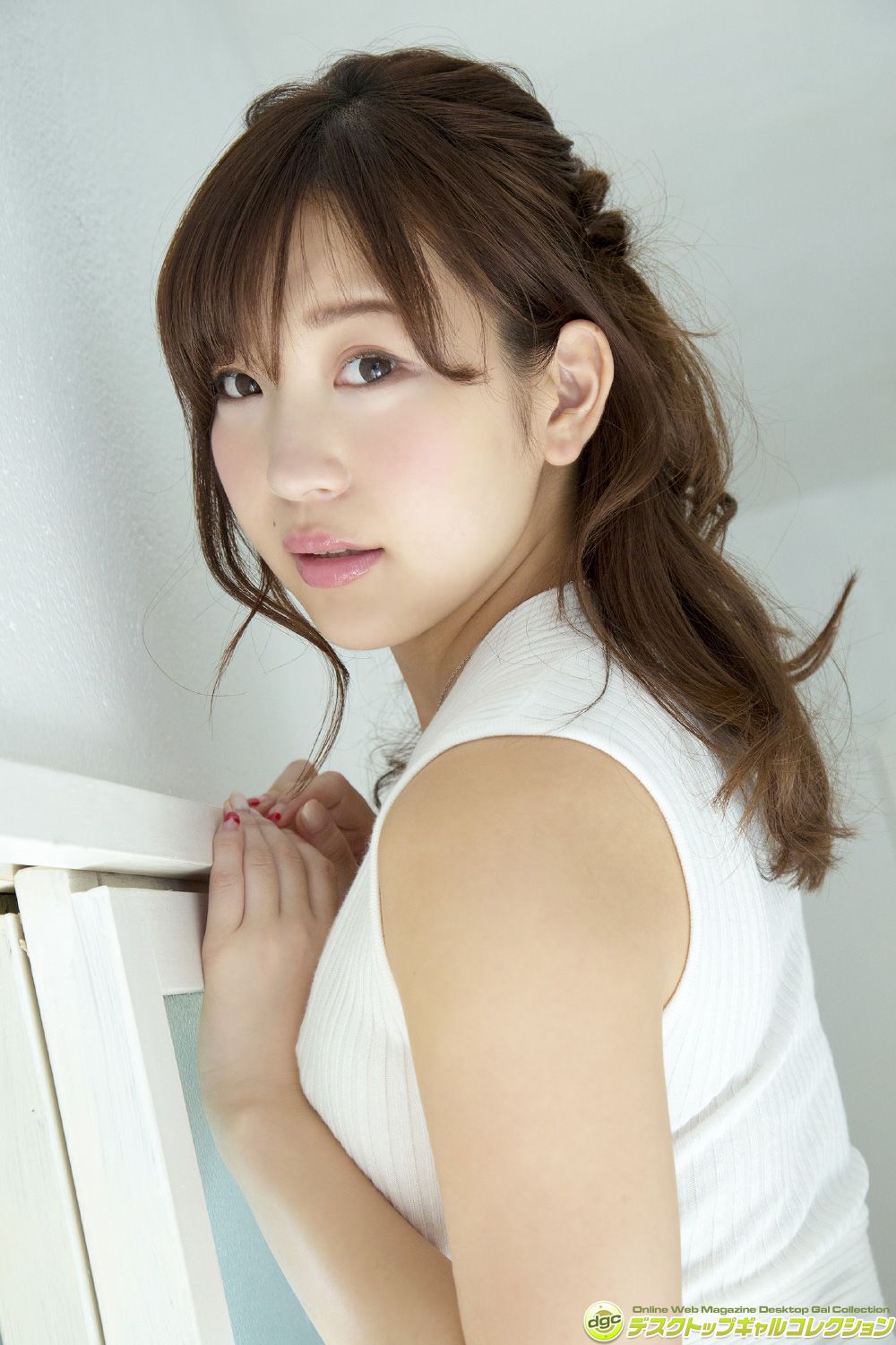 石原佑里子《お嬢様フェイスと豊かに実った美乳Fカップ》 [DGC] NO.1331