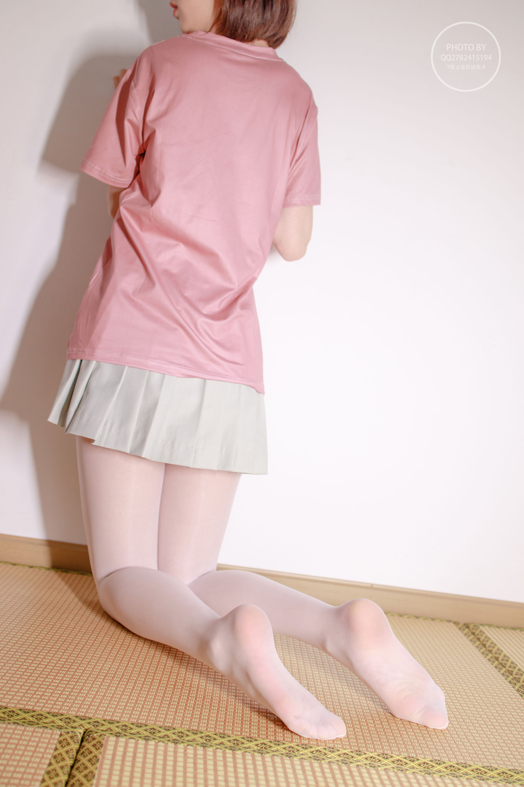 [森萝财团] 無料004 凉席上的白丝美少女