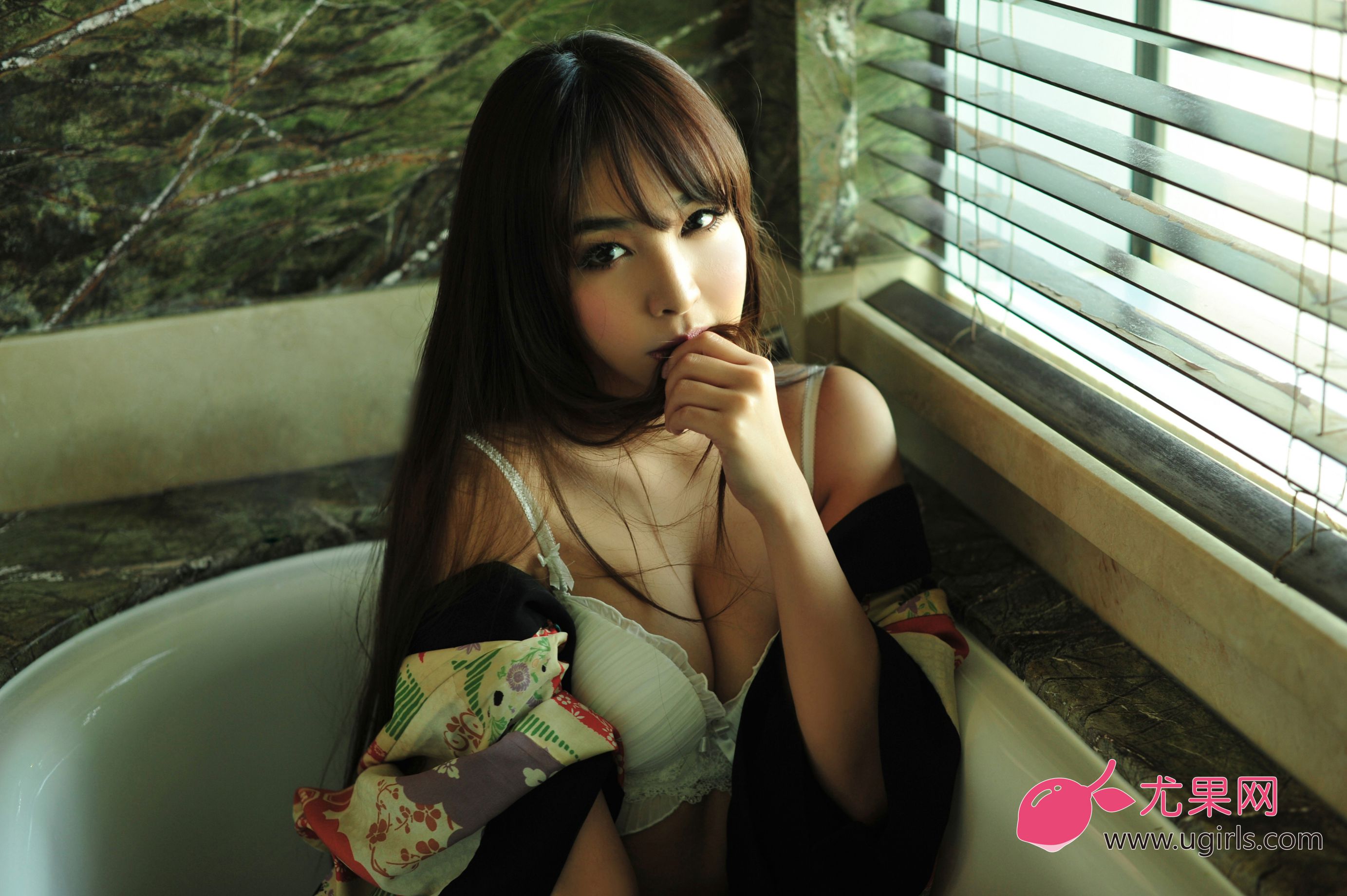 [尤果网Ugirls] E012 张译文
