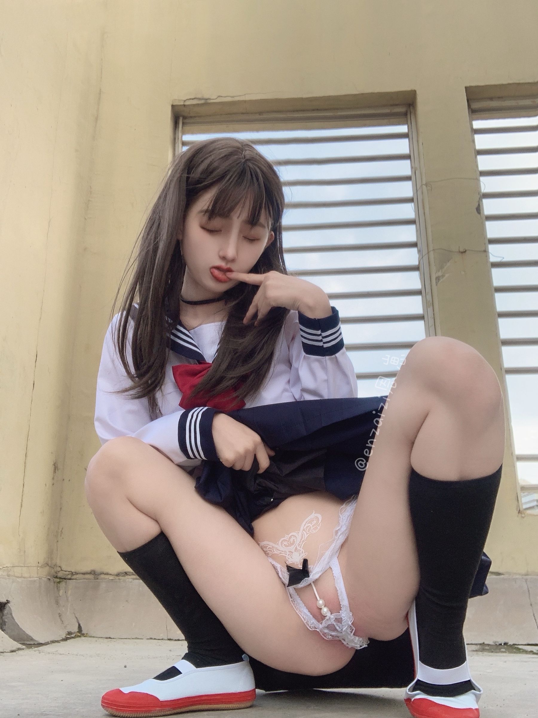 [福利COS] 恩崽 - 天台水手服