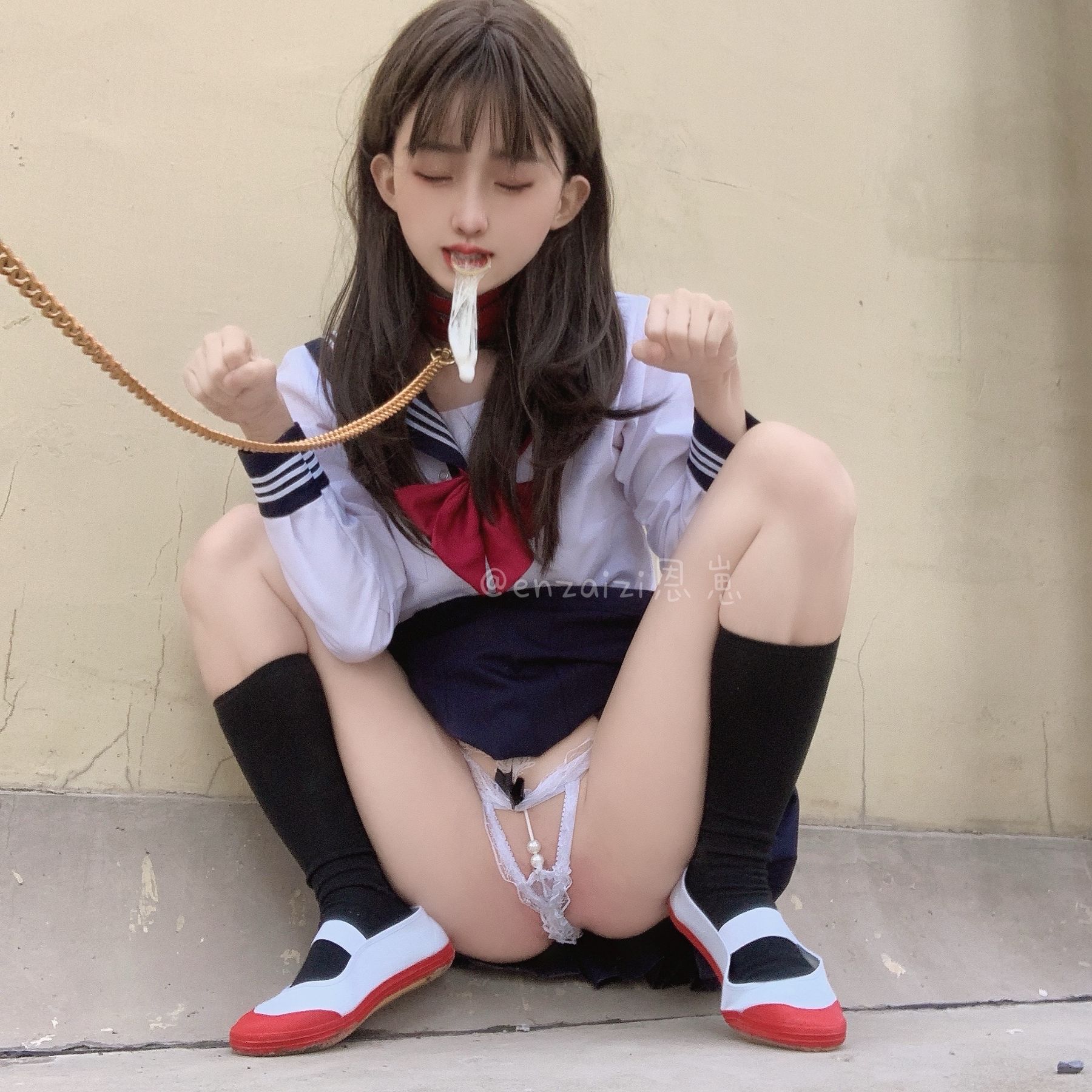 [福利COS] 恩崽 - 天台水手服